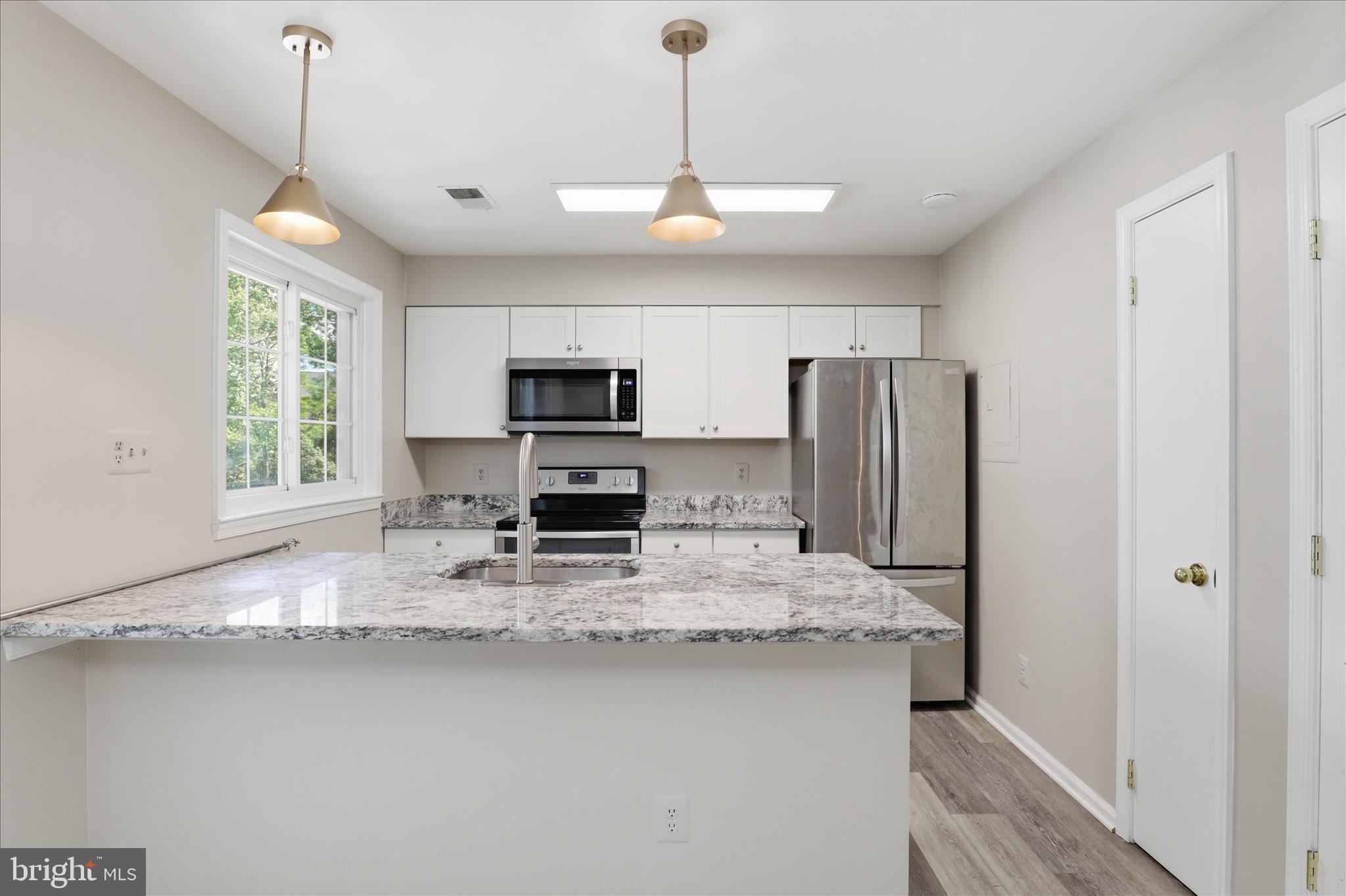 GRAYS POINTE - Residential