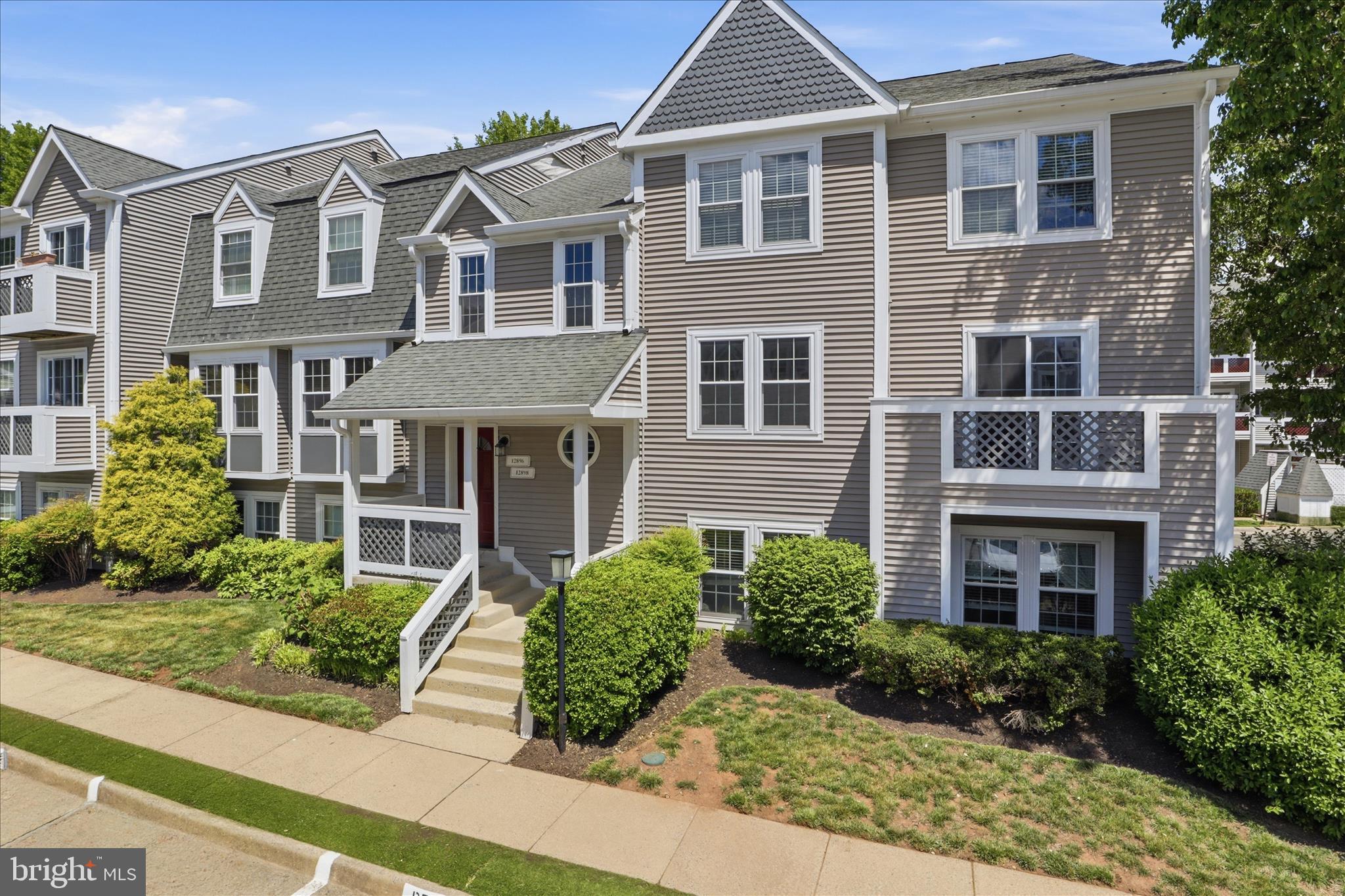 GRAYS POINTE - Residential