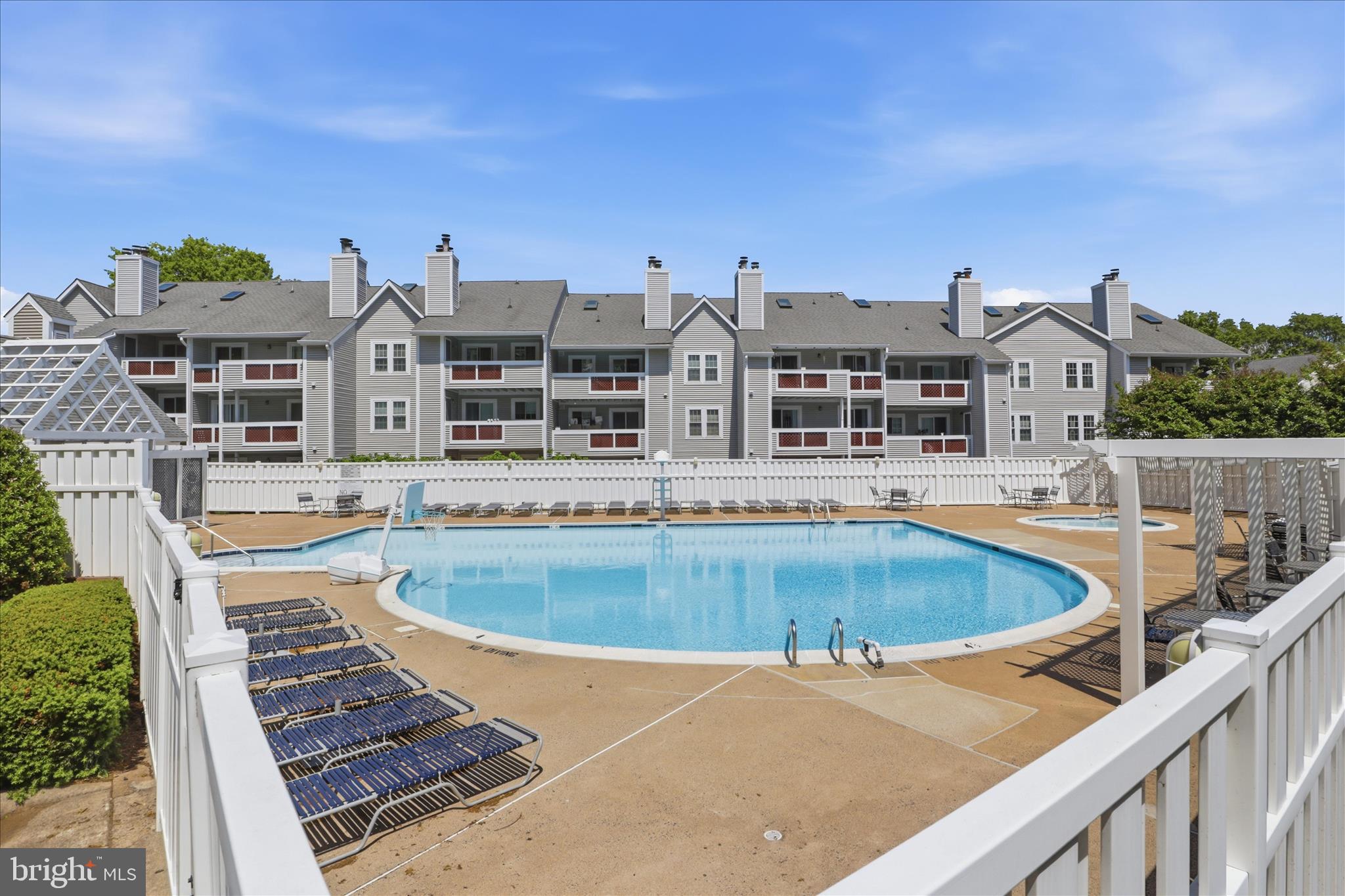 GRAYS POINTE - Residential