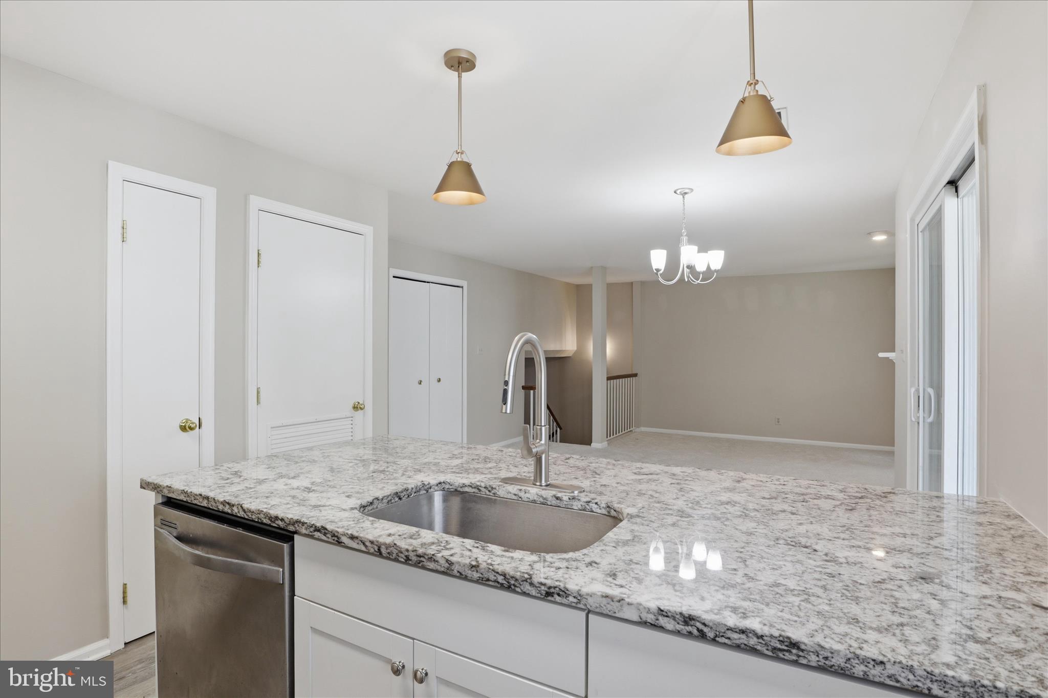 GRAYS POINTE - Residential