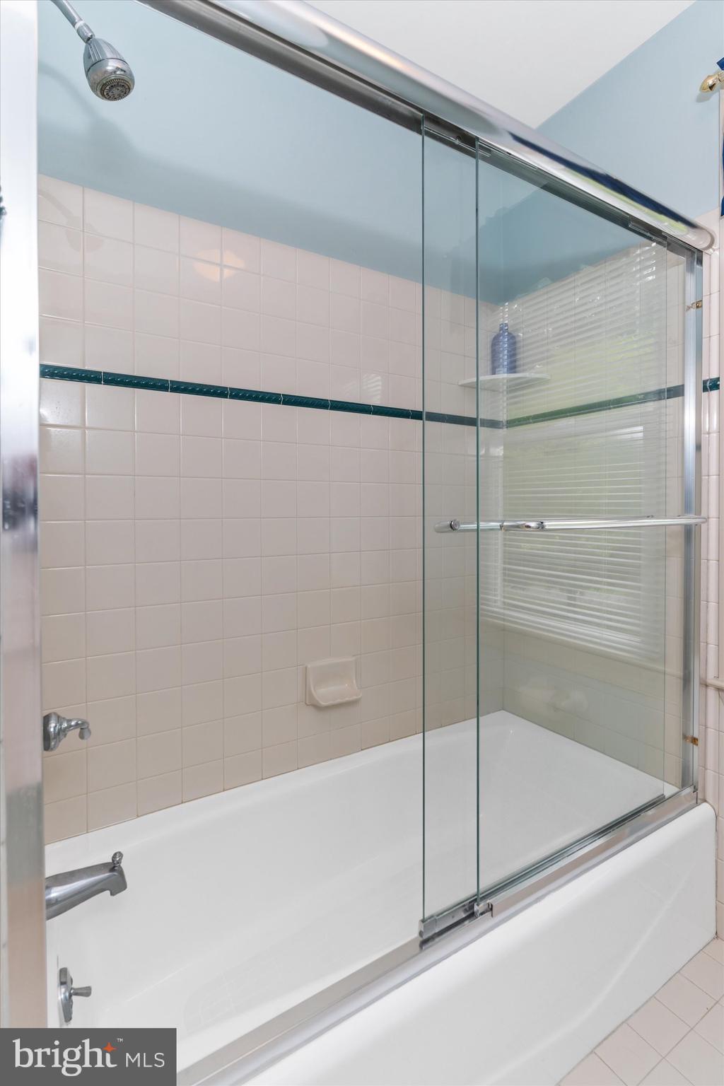 COUNTRY WALK - Residential