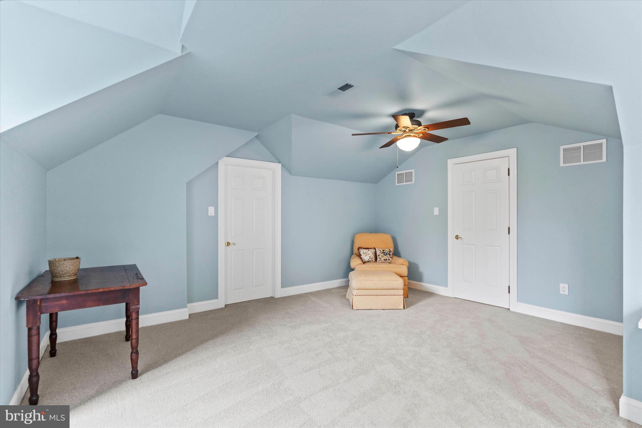 COUNTRY WALK - Residential