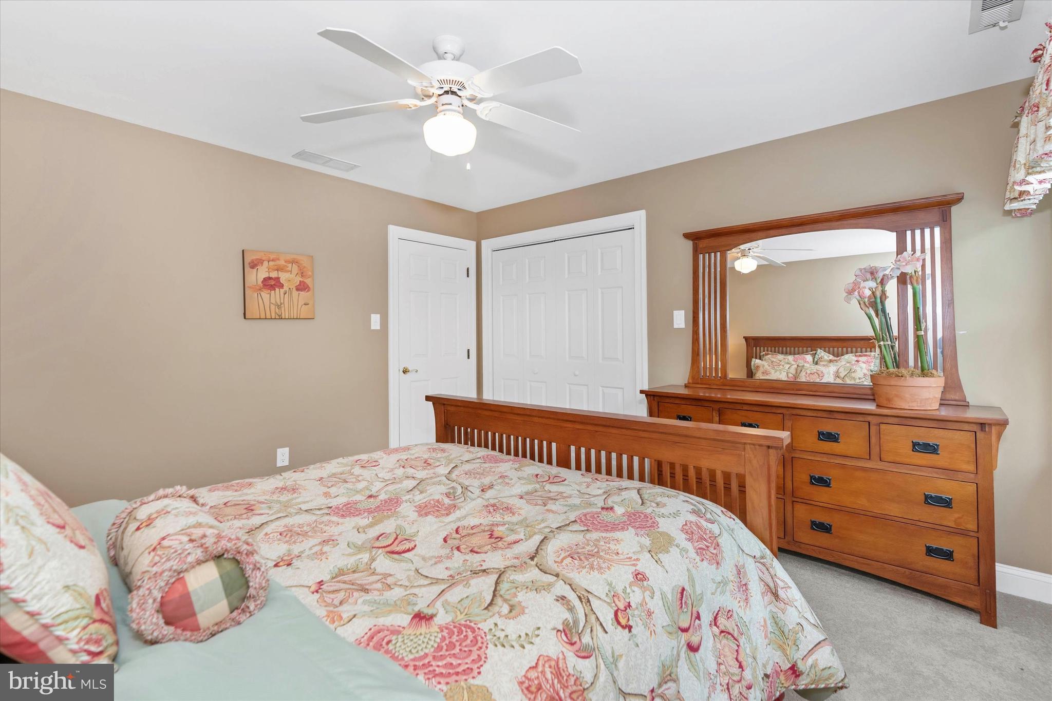 COUNTRY WALK - Residential