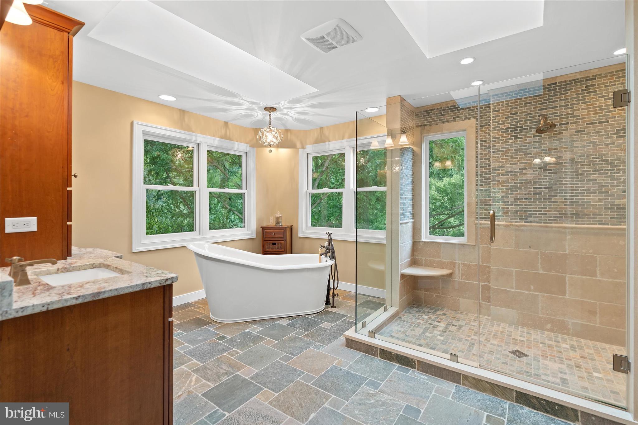 COUNTRY WALK - Residential