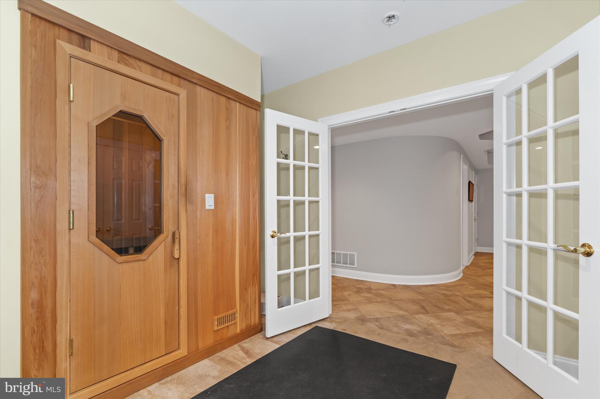 COUNTRY WALK - Residential