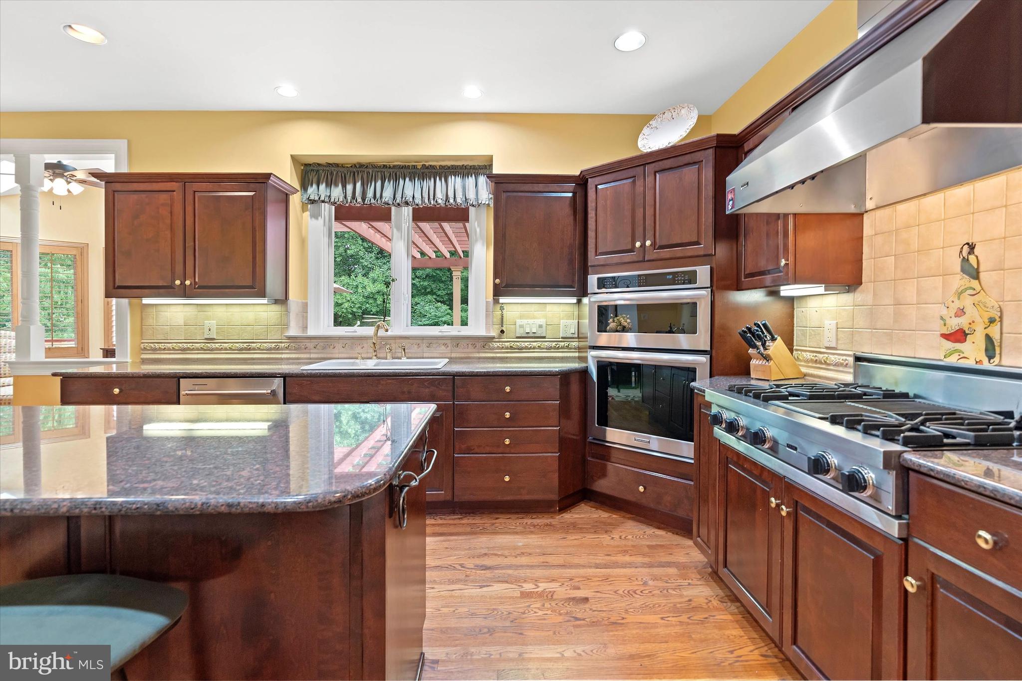 COUNTRY WALK - Residential