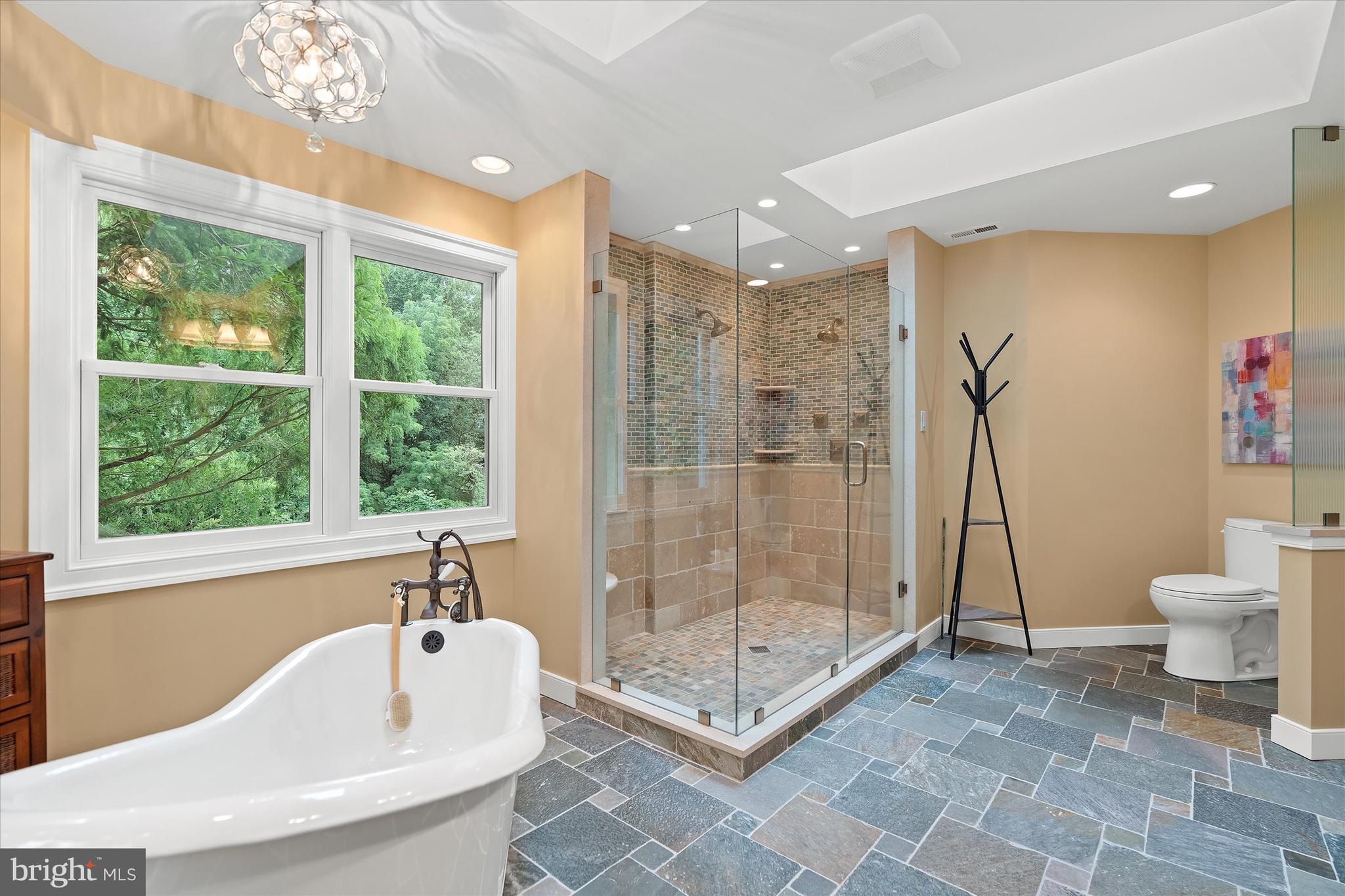 COUNTRY WALK - Residential