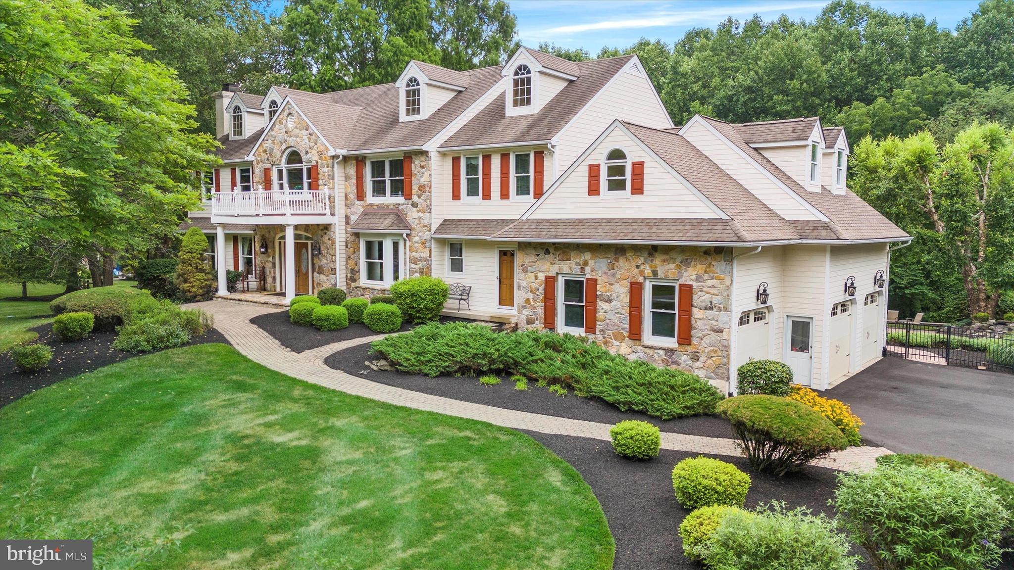 COUNTRY WALK - Residential