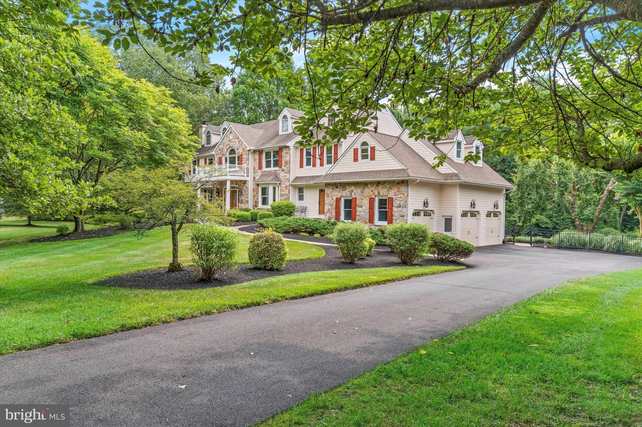COUNTRY WALK - Residential