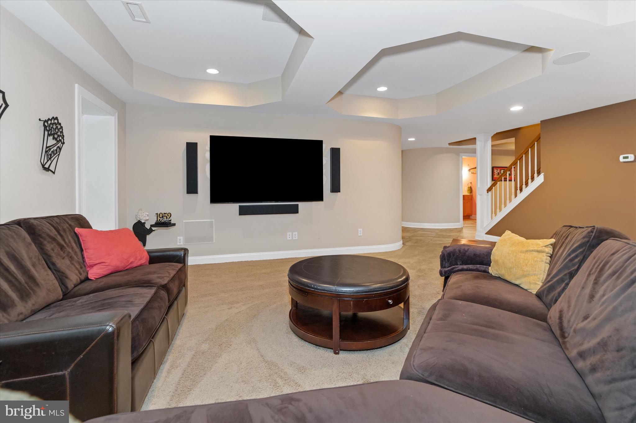 COUNTRY WALK - Residential