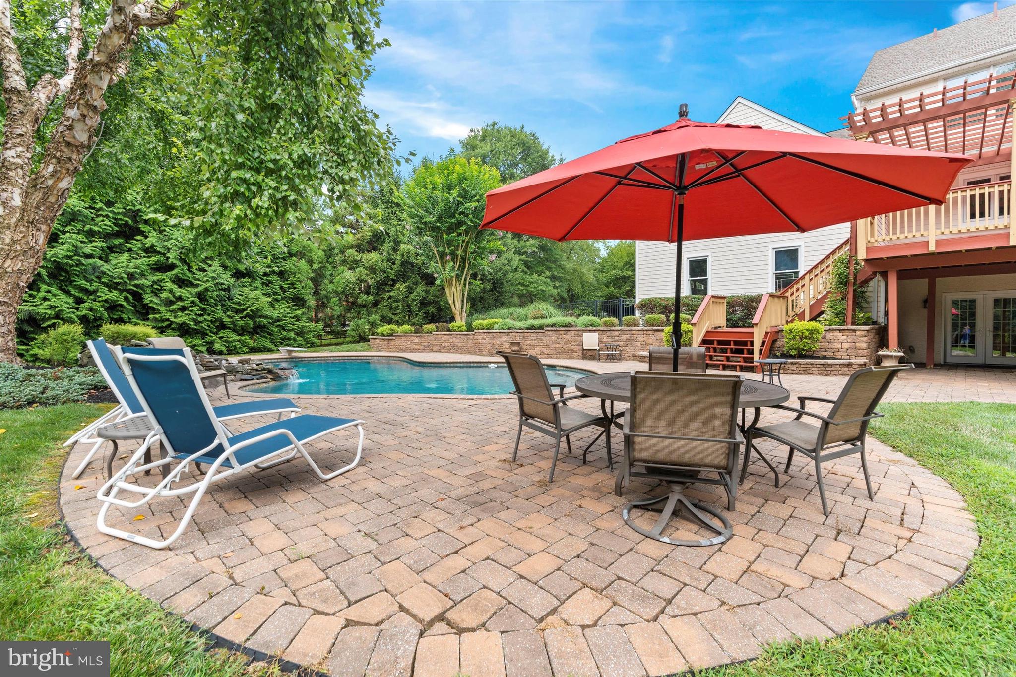 COUNTRY WALK - Residential