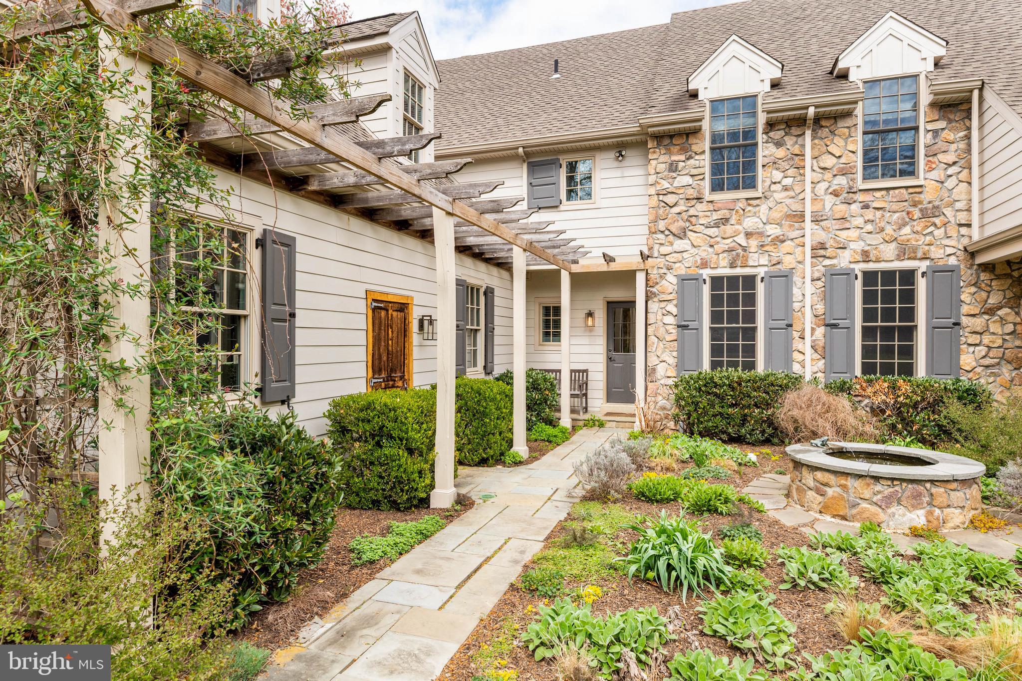 607 NEWTOWN ROAD