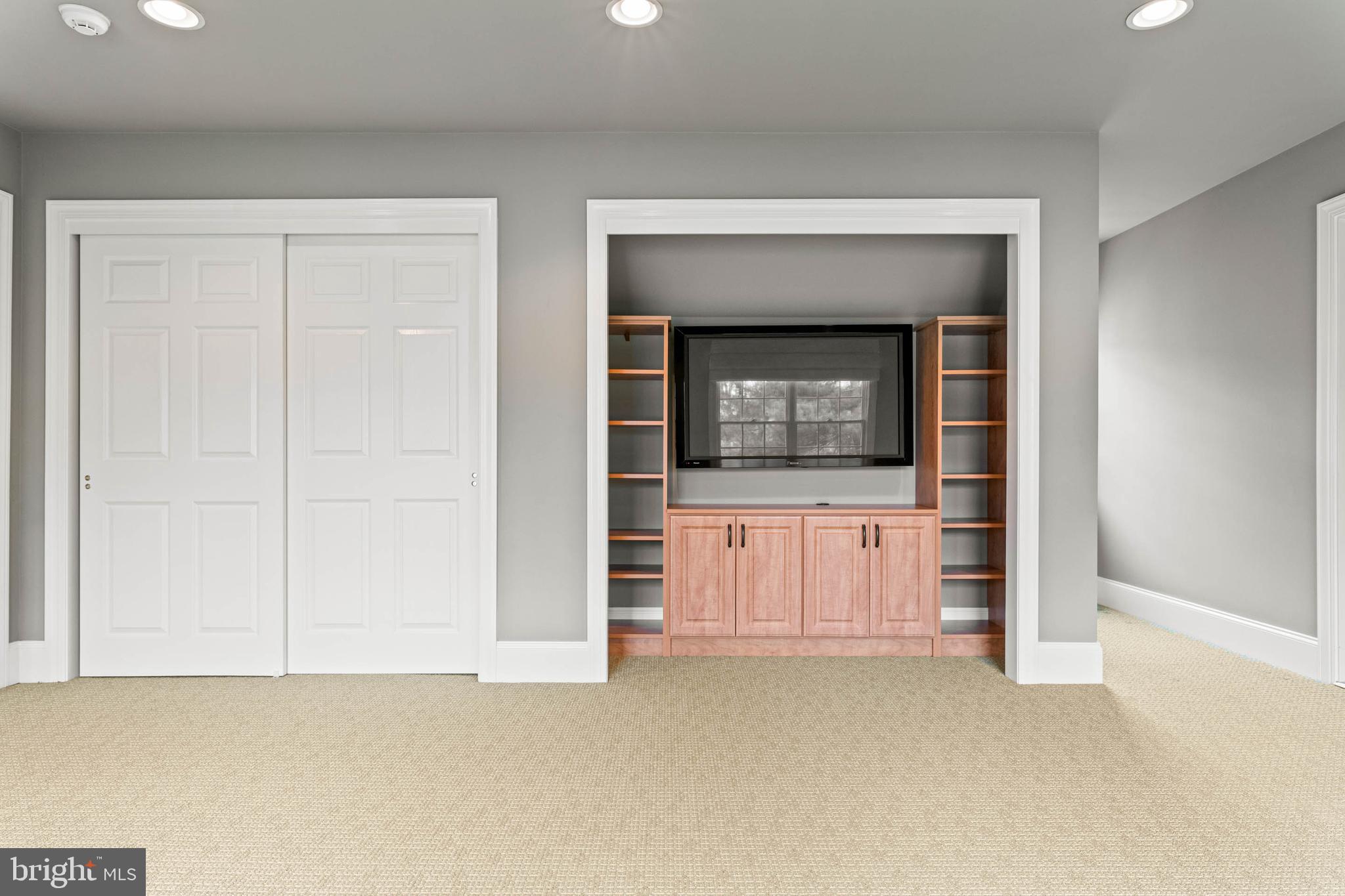 LEOPARD LAKES - Residential