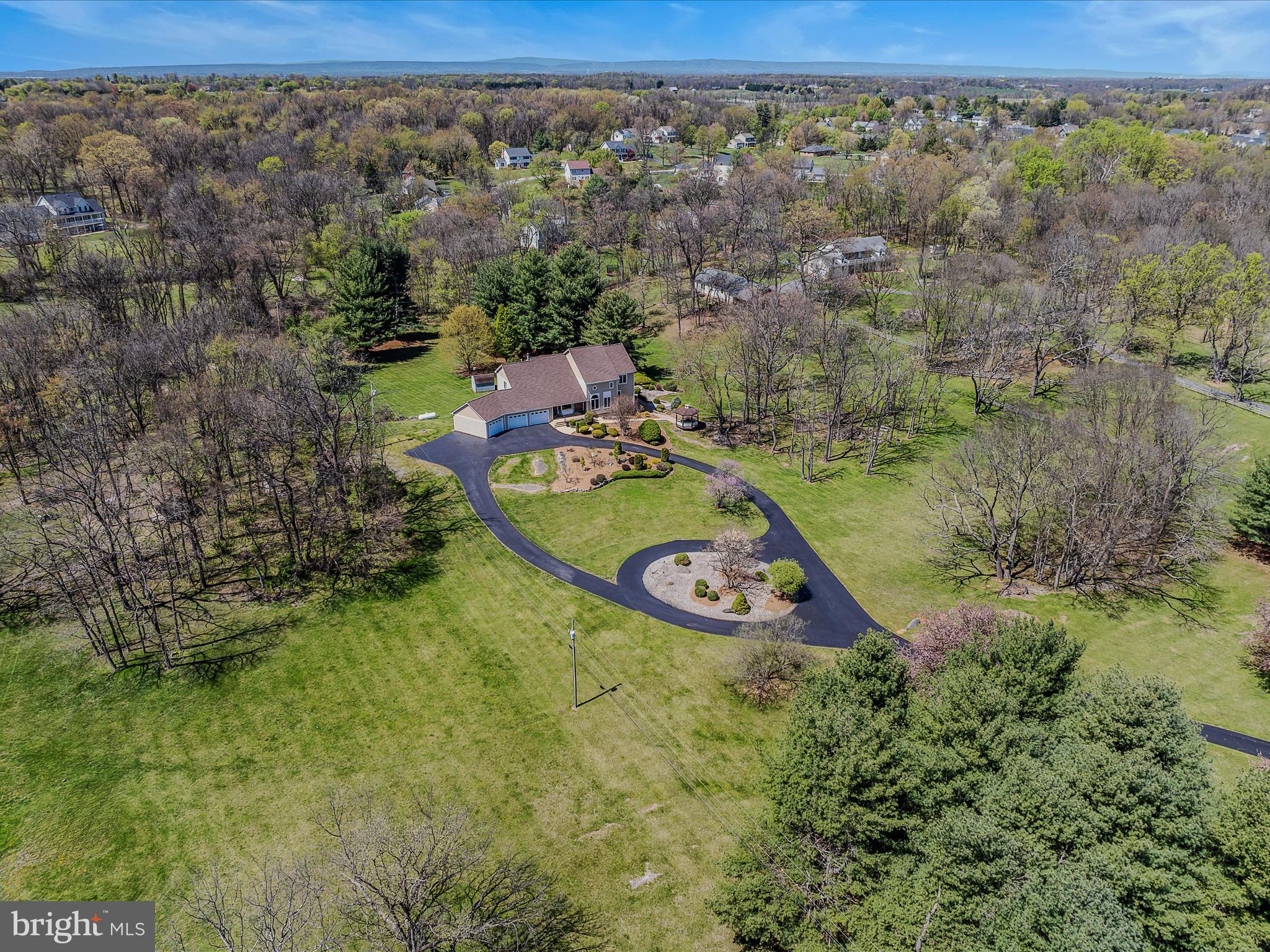 240 W BLAKELEY DRIVE W