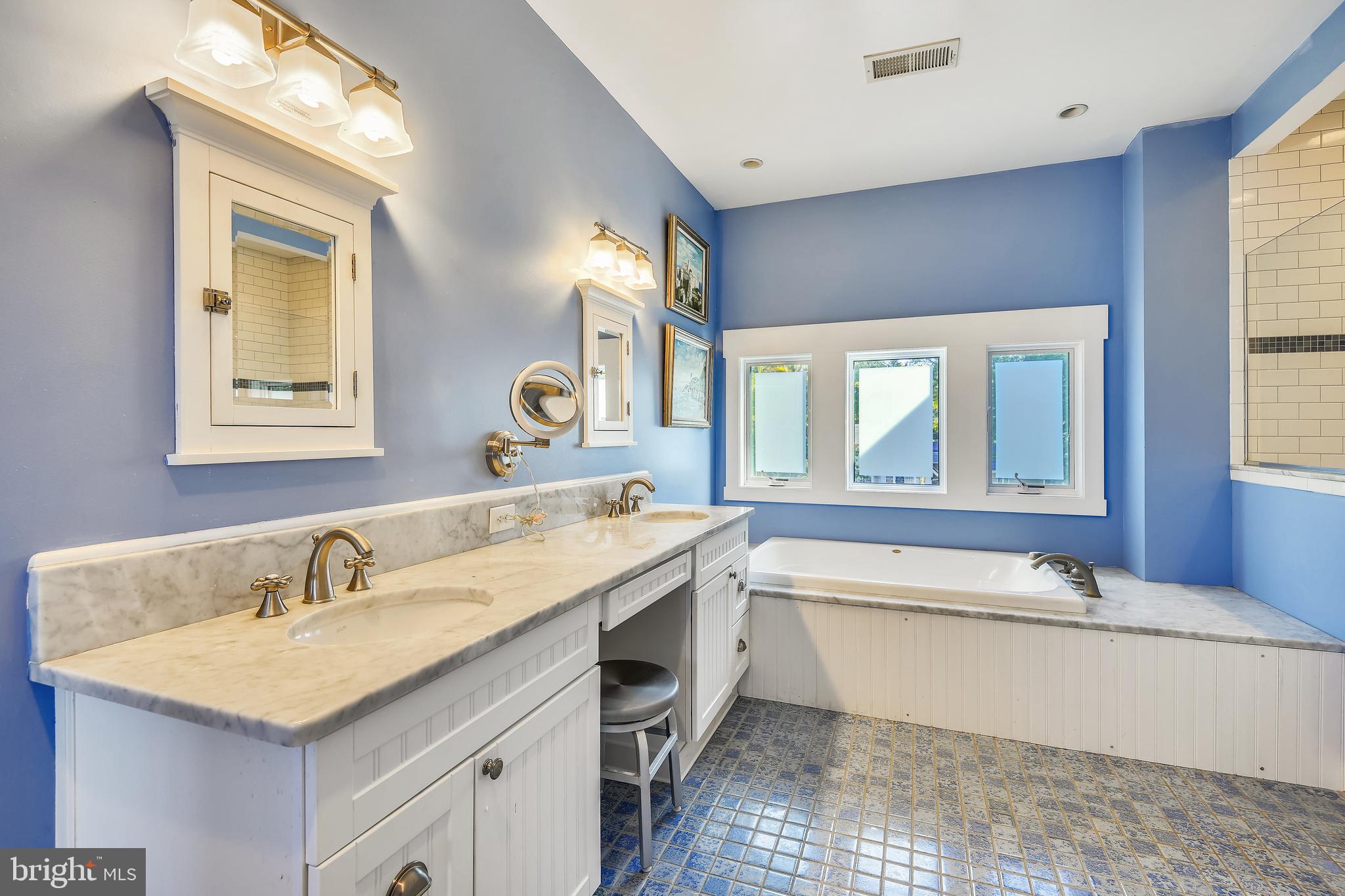 ARUNDEL ON THE BAY - Residential Lease