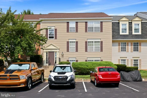 9220 Caspian Way Unit 201, Manassas, VA MLS: VAMN2011466