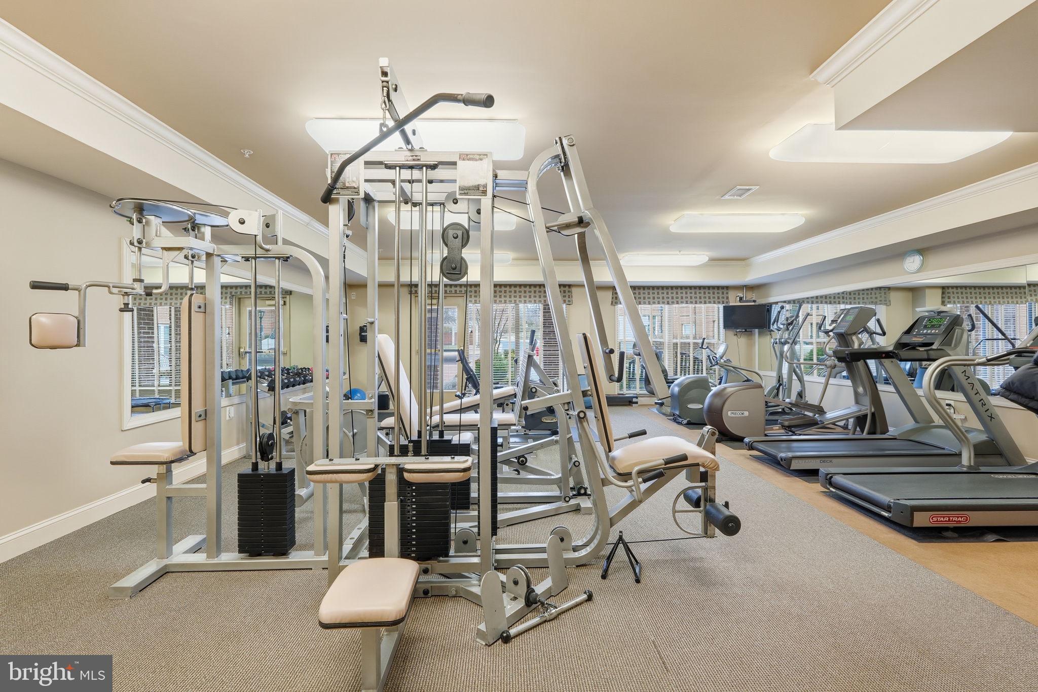 SAINTSBURY PLAZA - Residential