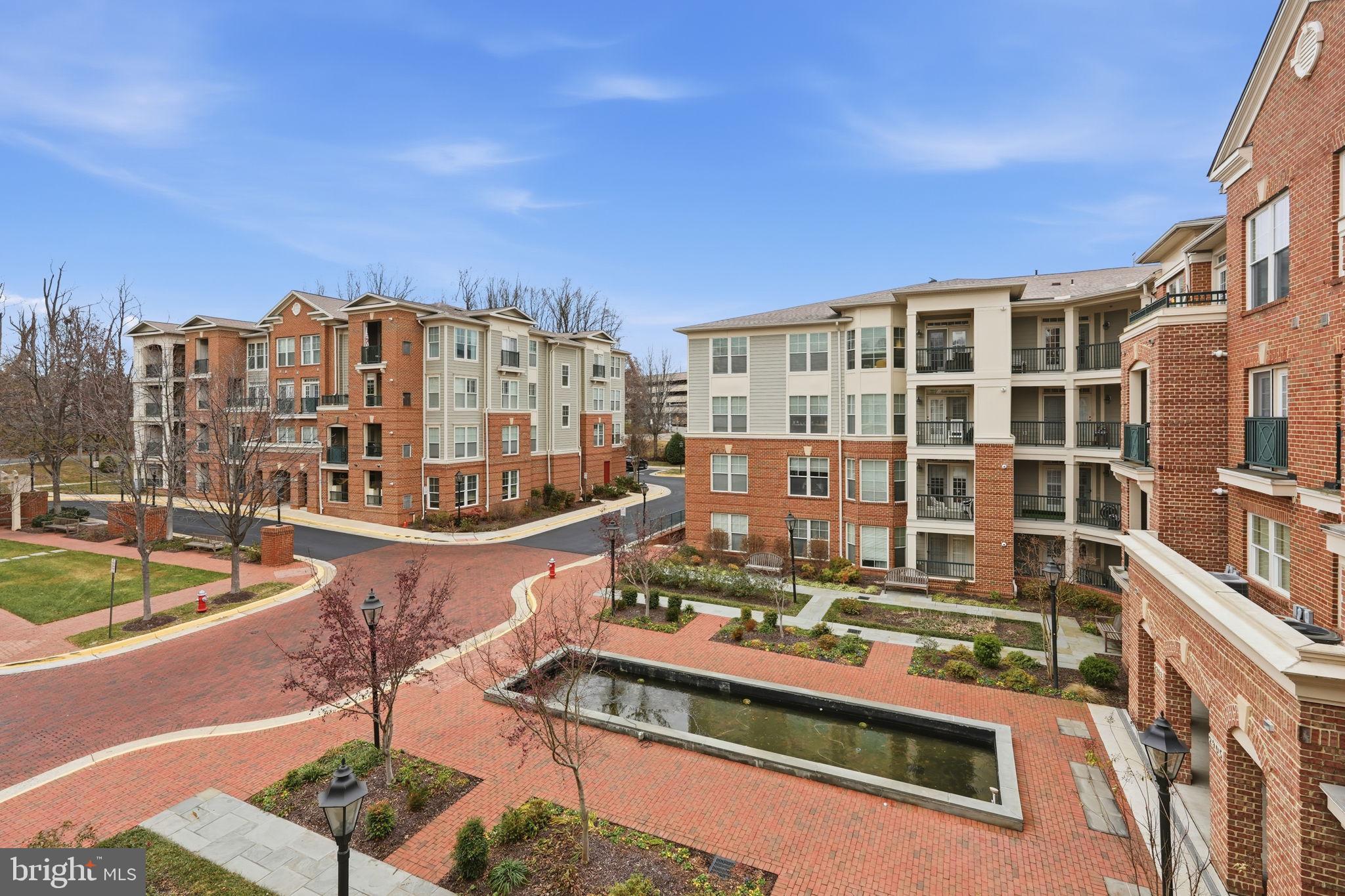 SAINTSBURY PLAZA - Residential