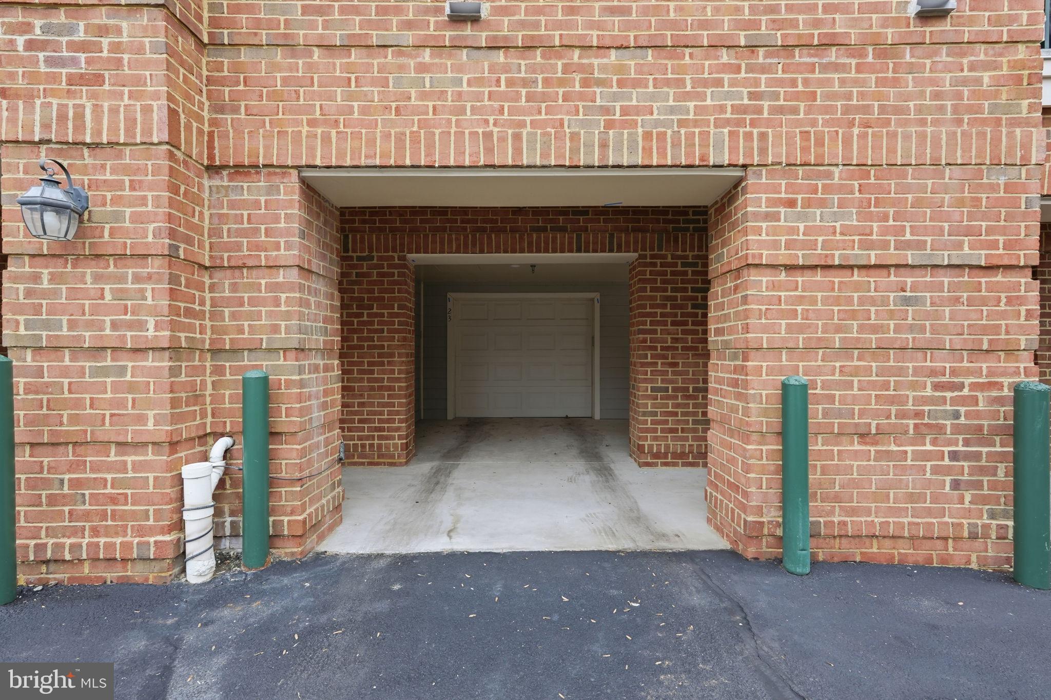 SAINTSBURY PLAZA - Residential