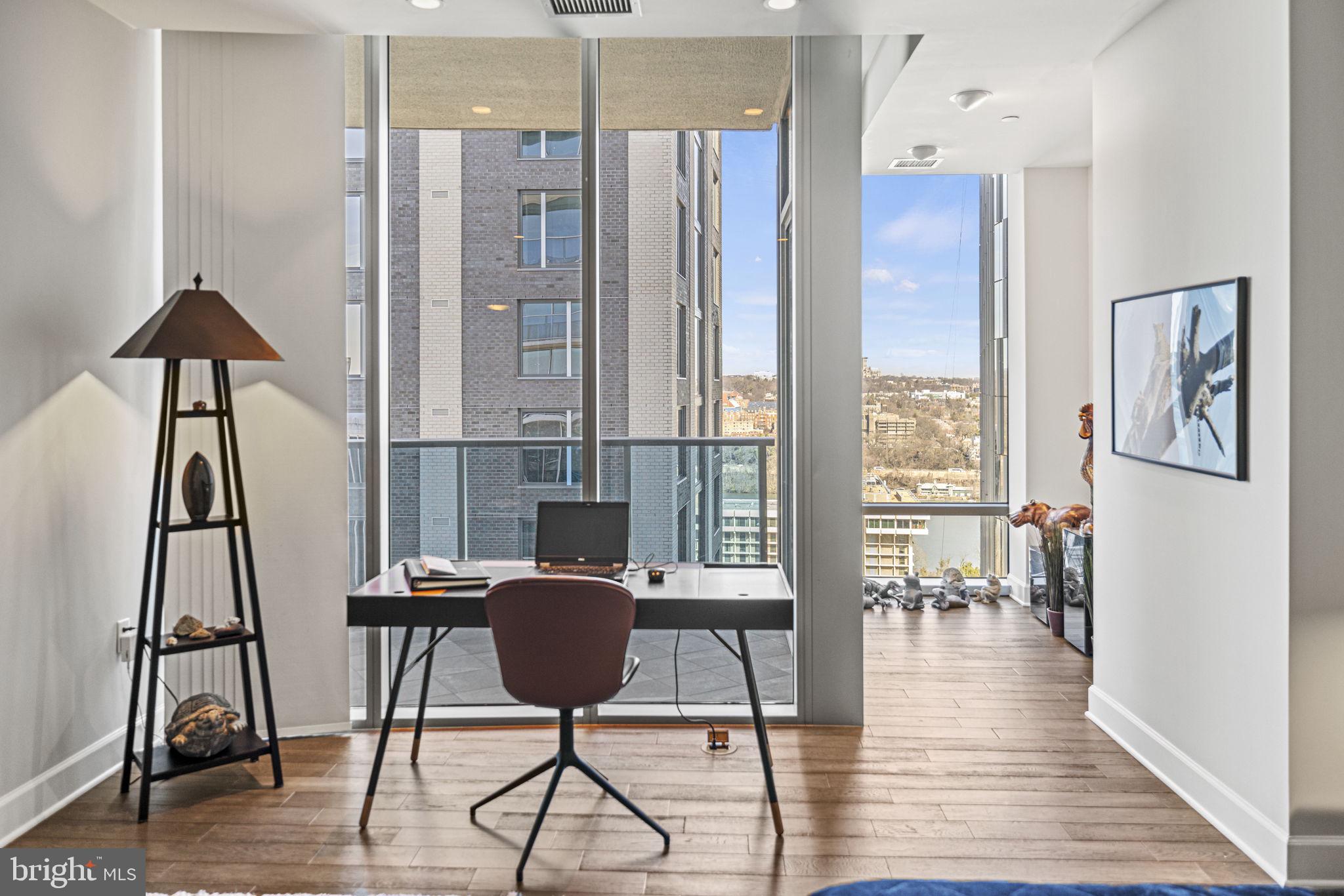 ROSSLYN - Residential