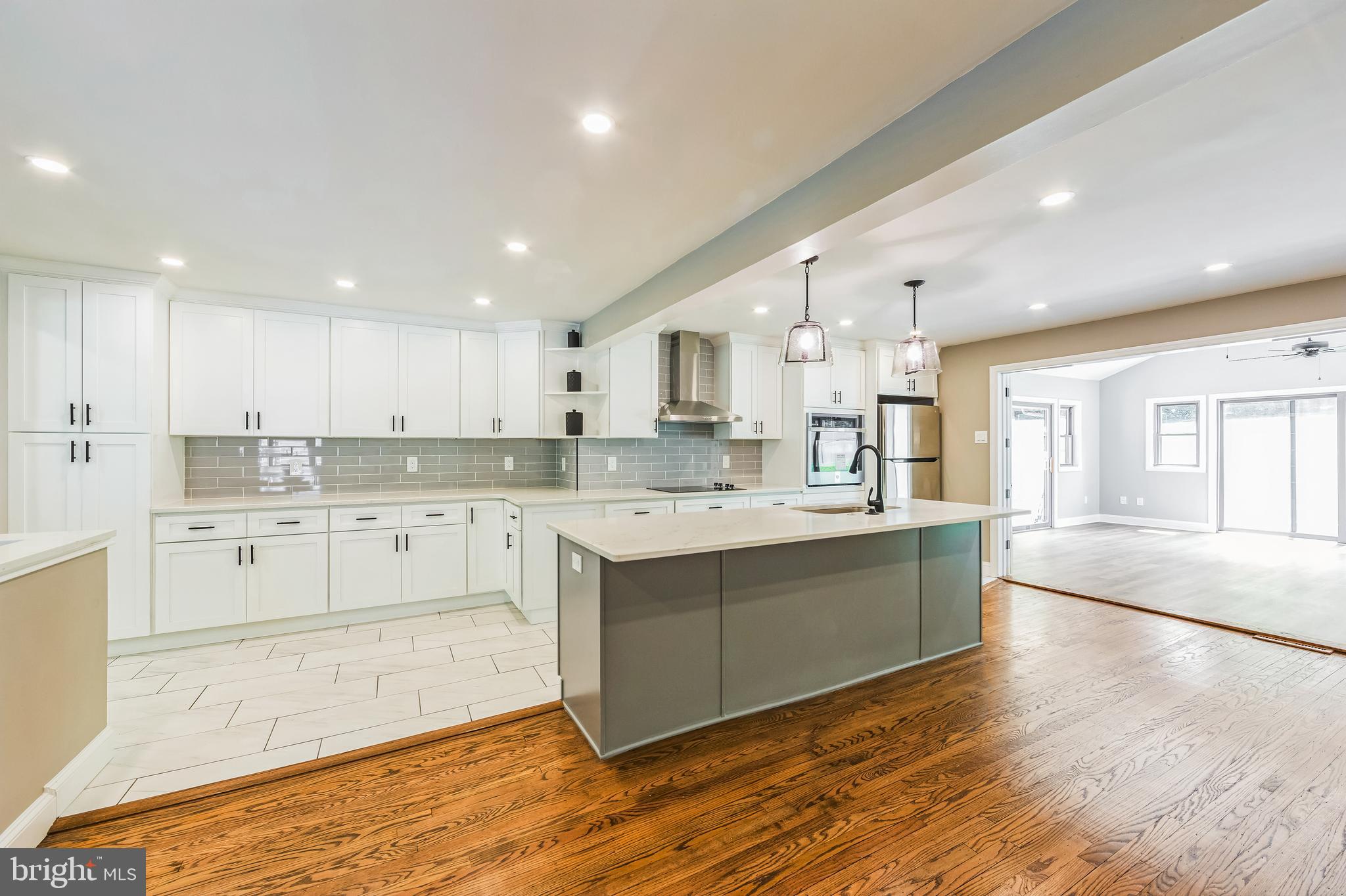 810 RIDLEY CREEK DRIVE