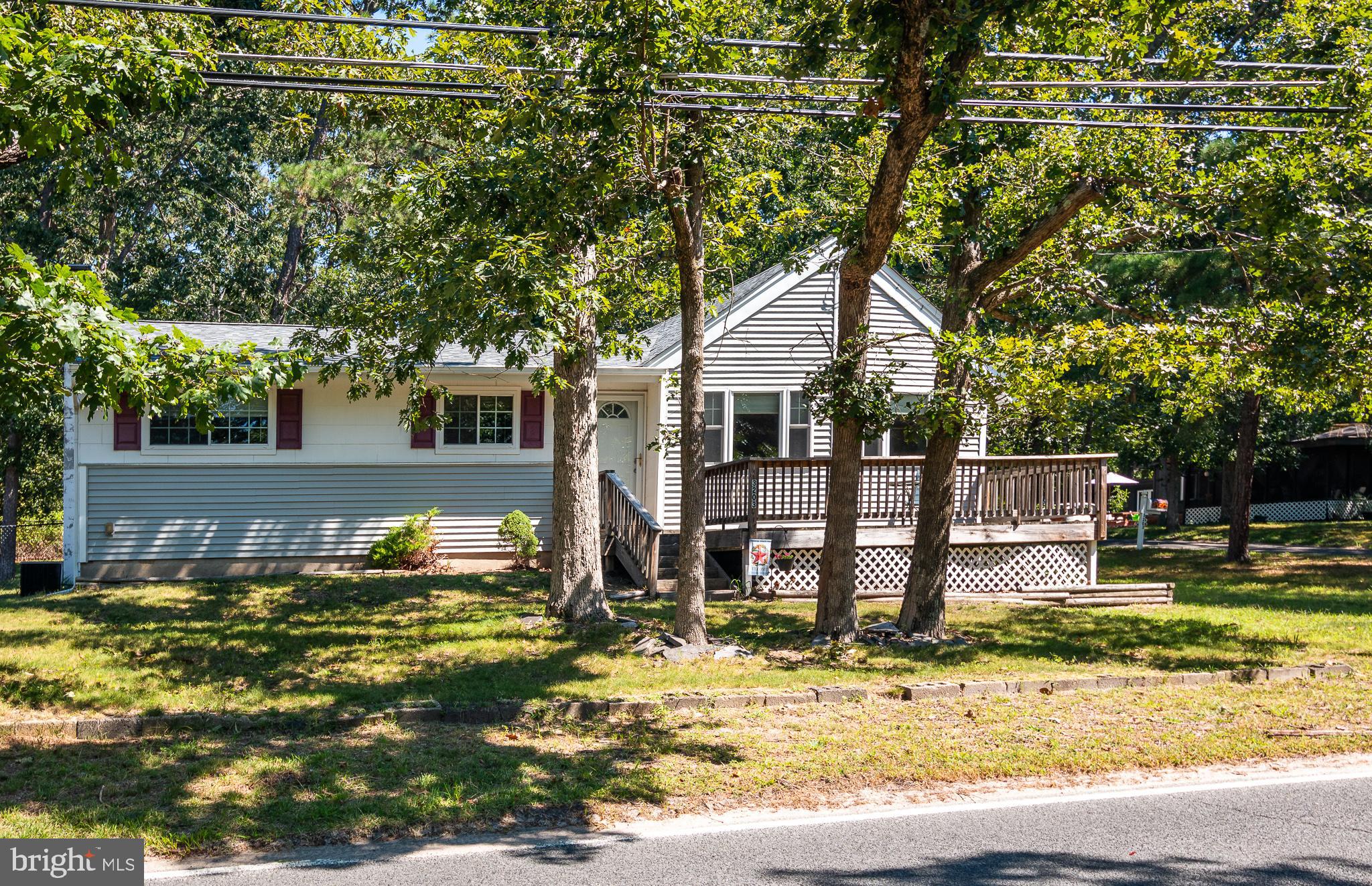 3203 N LAKESHORE DRIVE