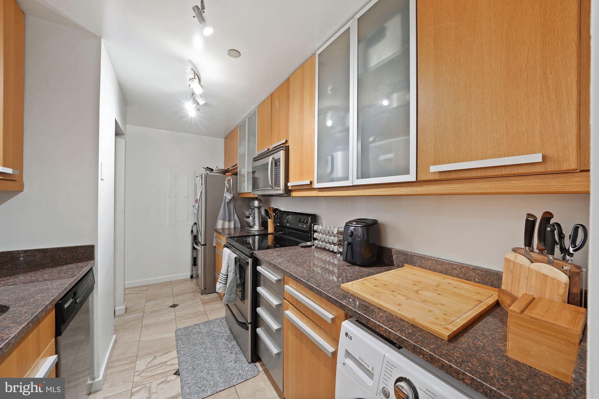 ATRIUM CONDO - Residential