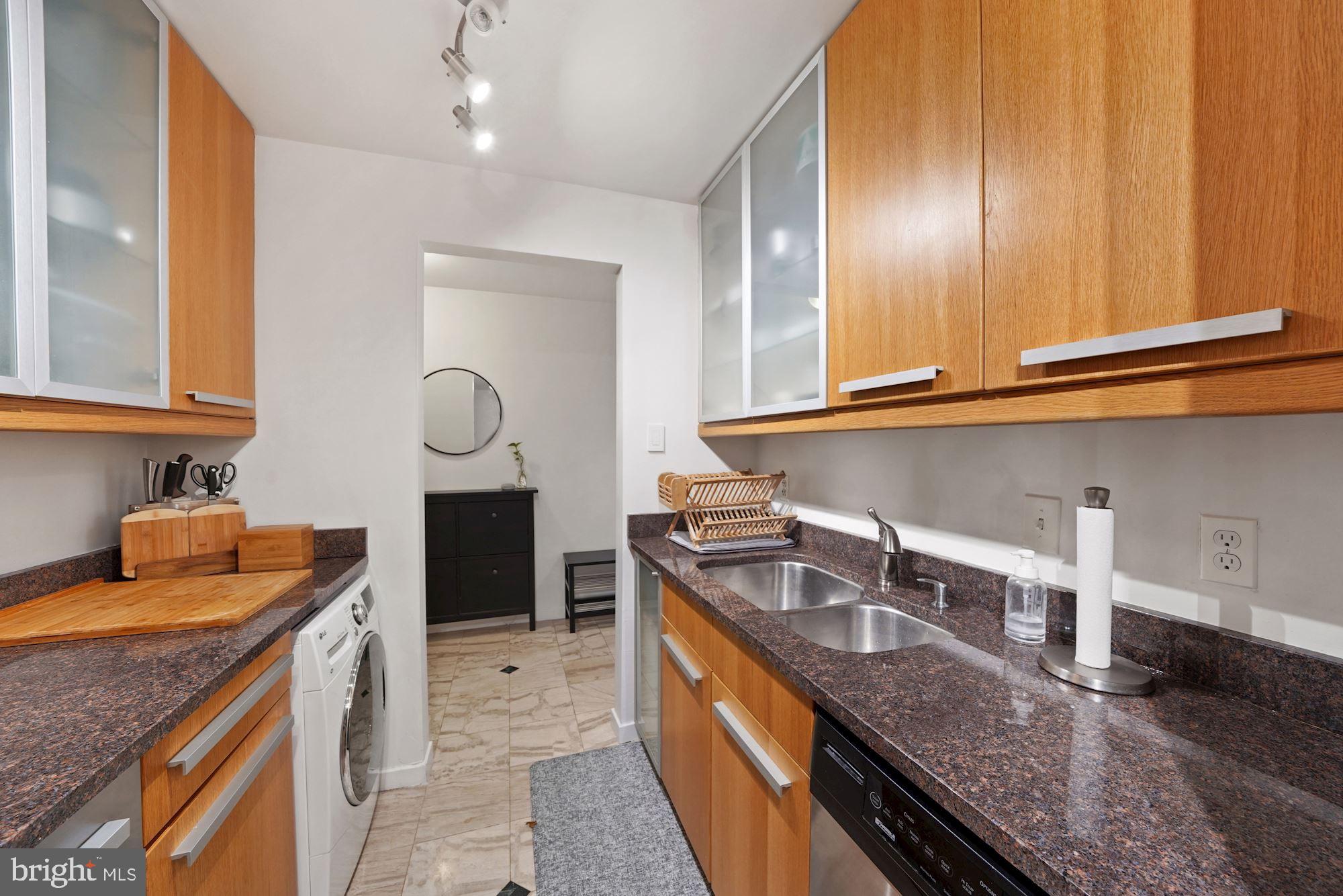 ATRIUM CONDO - Residential