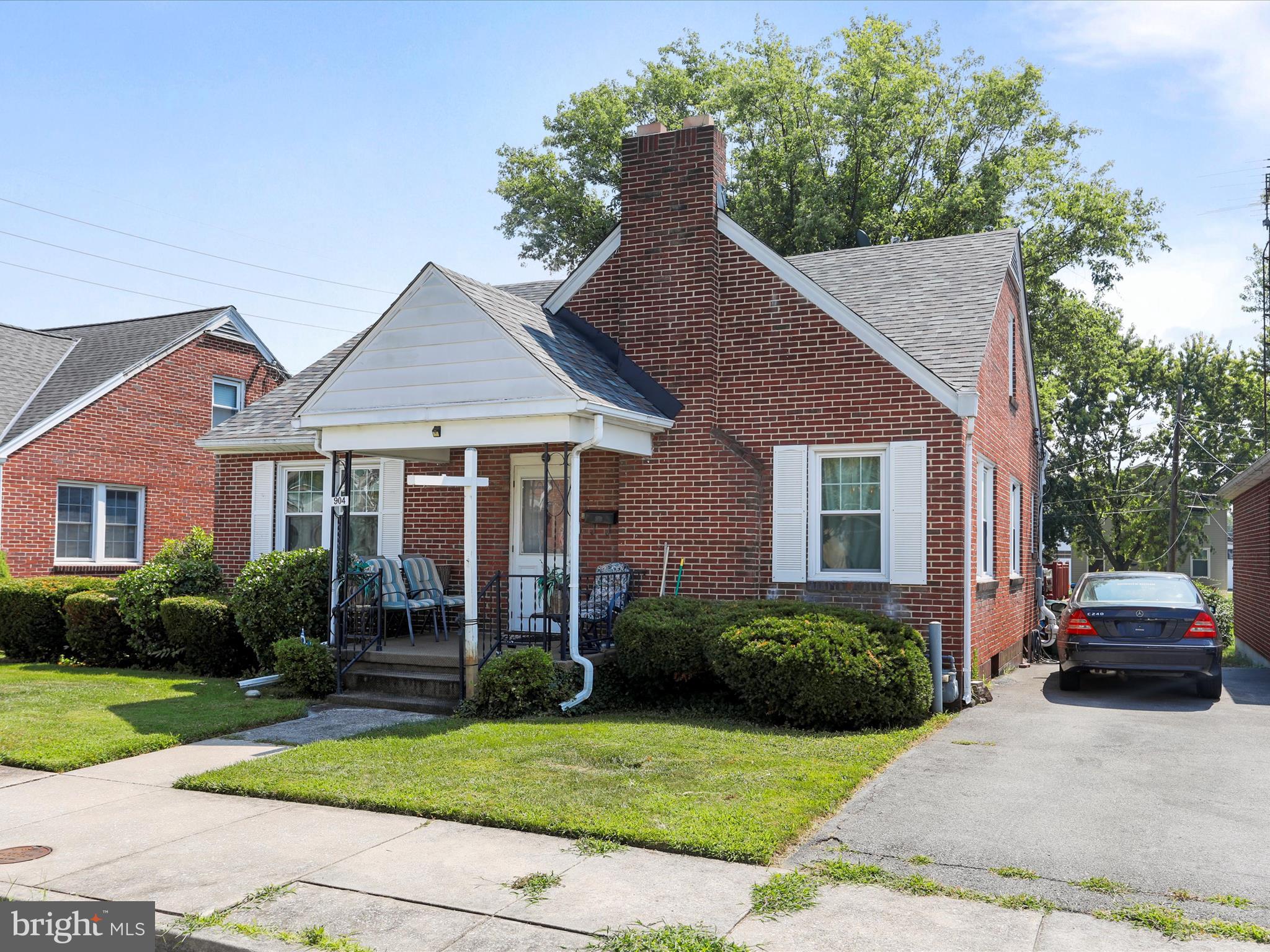 904 KUHN AVENUE