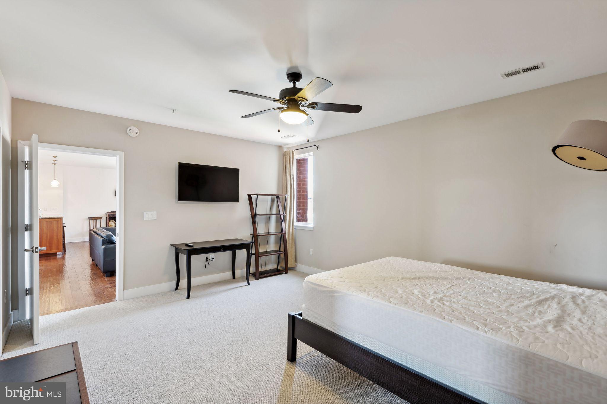 THE GLEASON - Residential Lease