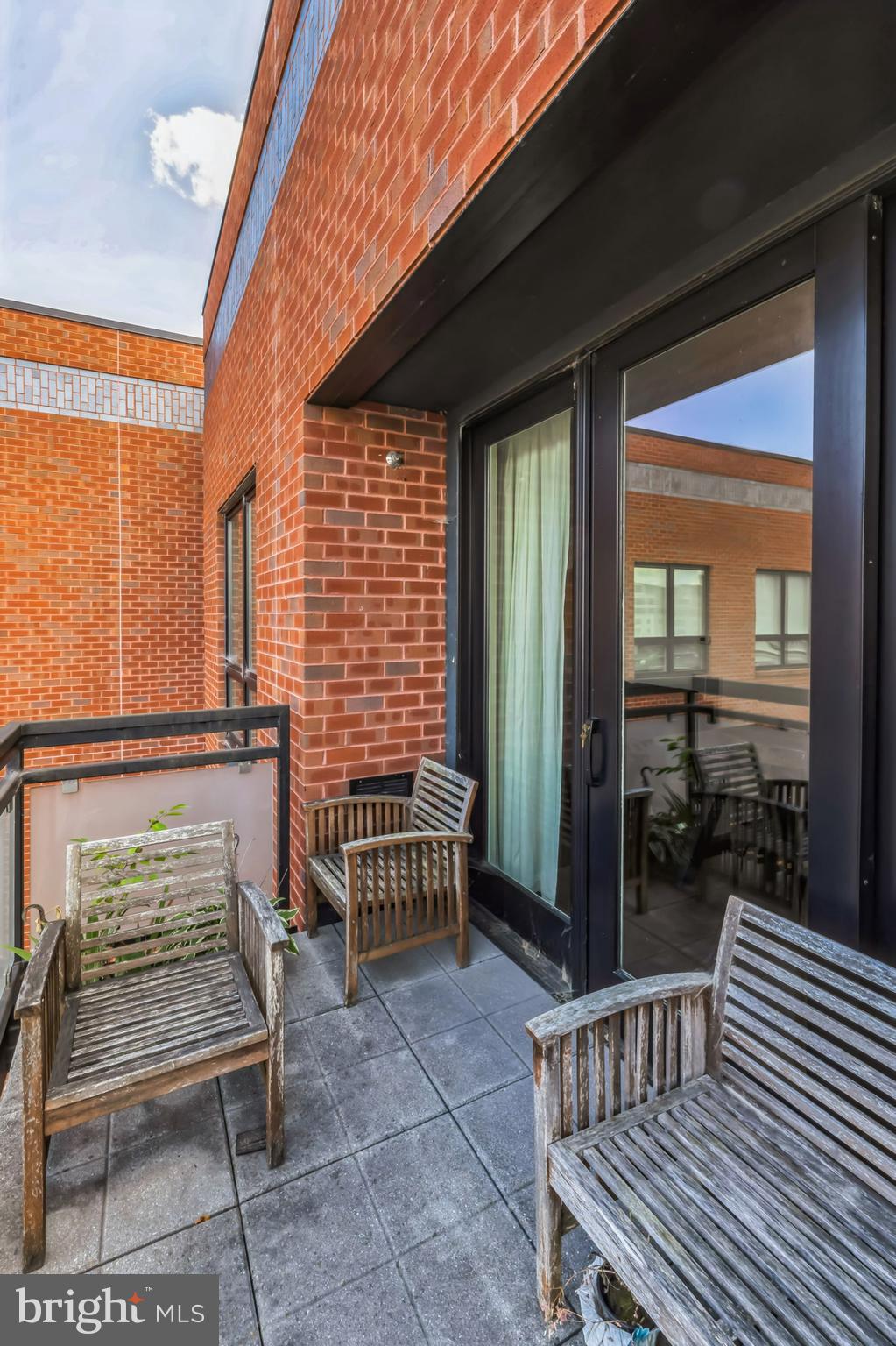 THE GLEASON - Residential Lease