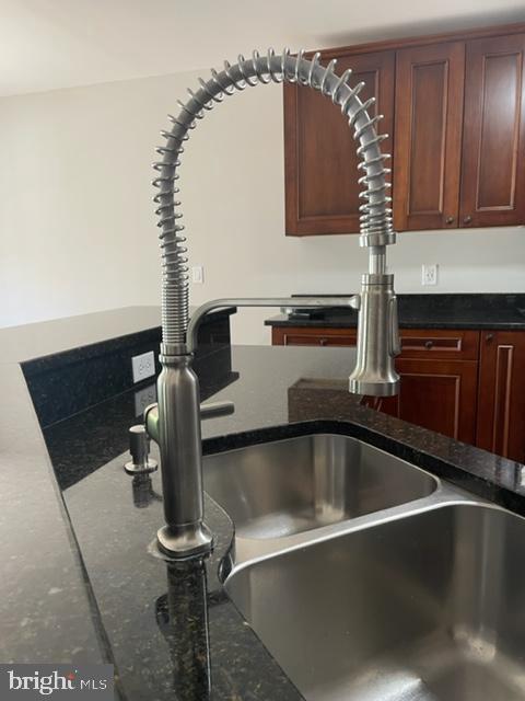 WHITE PLAINS VILLAGE - Residential