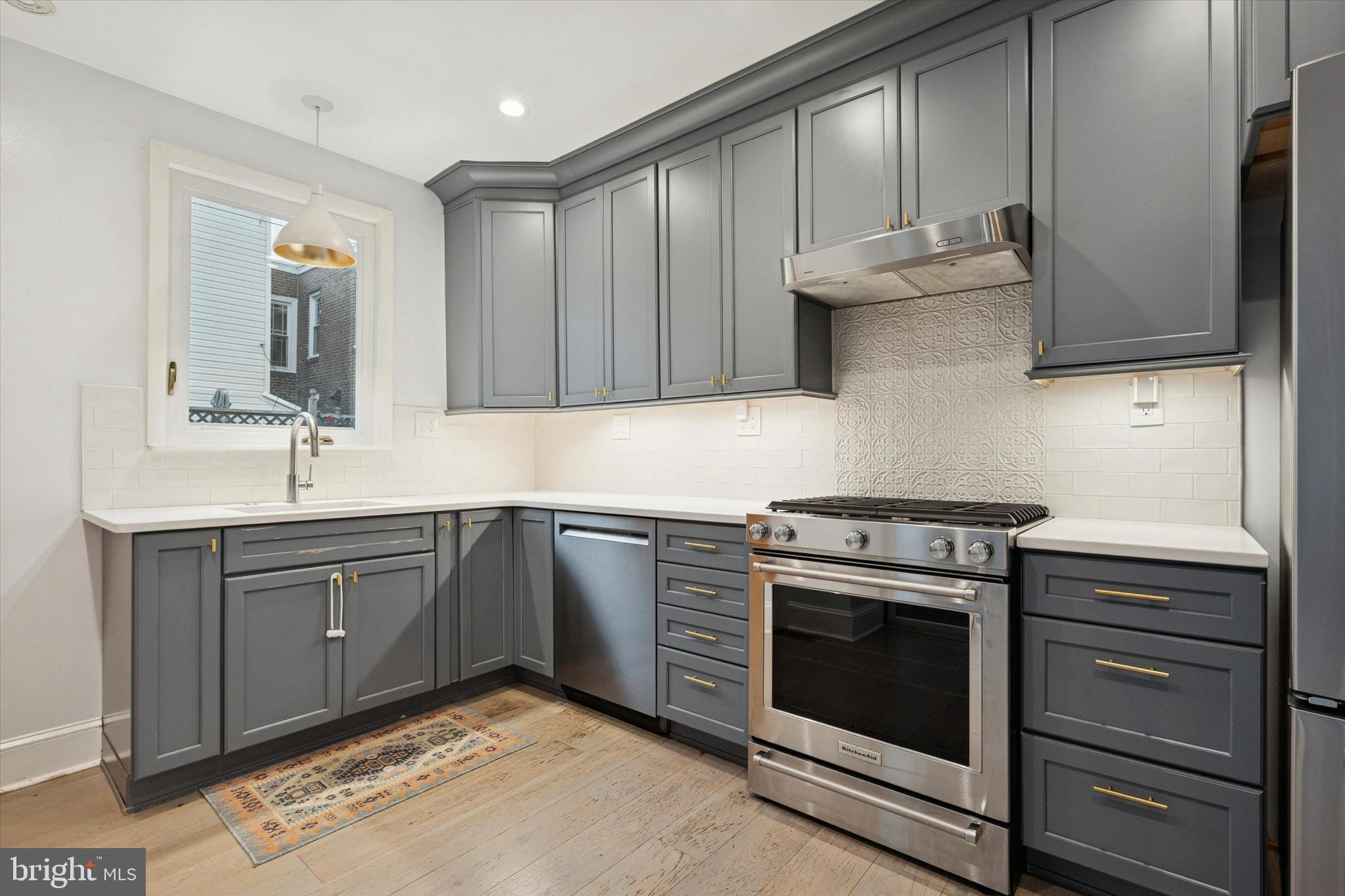 863 N WOODSTOCK STREET