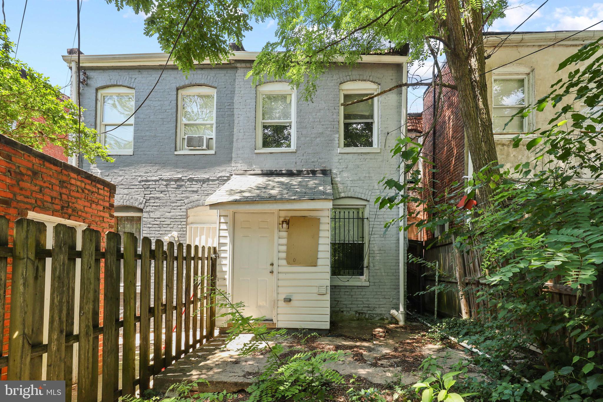 ROSEMONT - Residential Lease