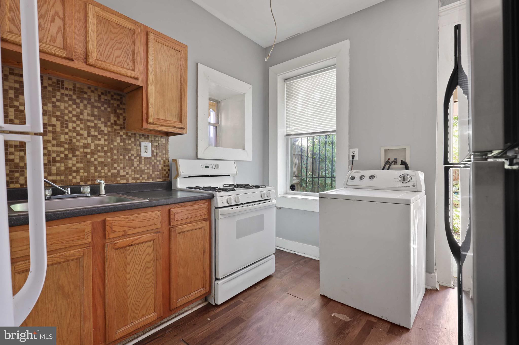 ROSEMONT - Residential Lease