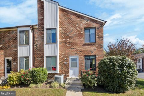Photo of 6609 Hilltop Drive #241, BROOKHAVEN, PA 19015 (MLS # PADE2102718) Photo of 6609 Hilltop Drive #241, BROOKHAVEN, PA 19015 (MLS # PADE2102718)