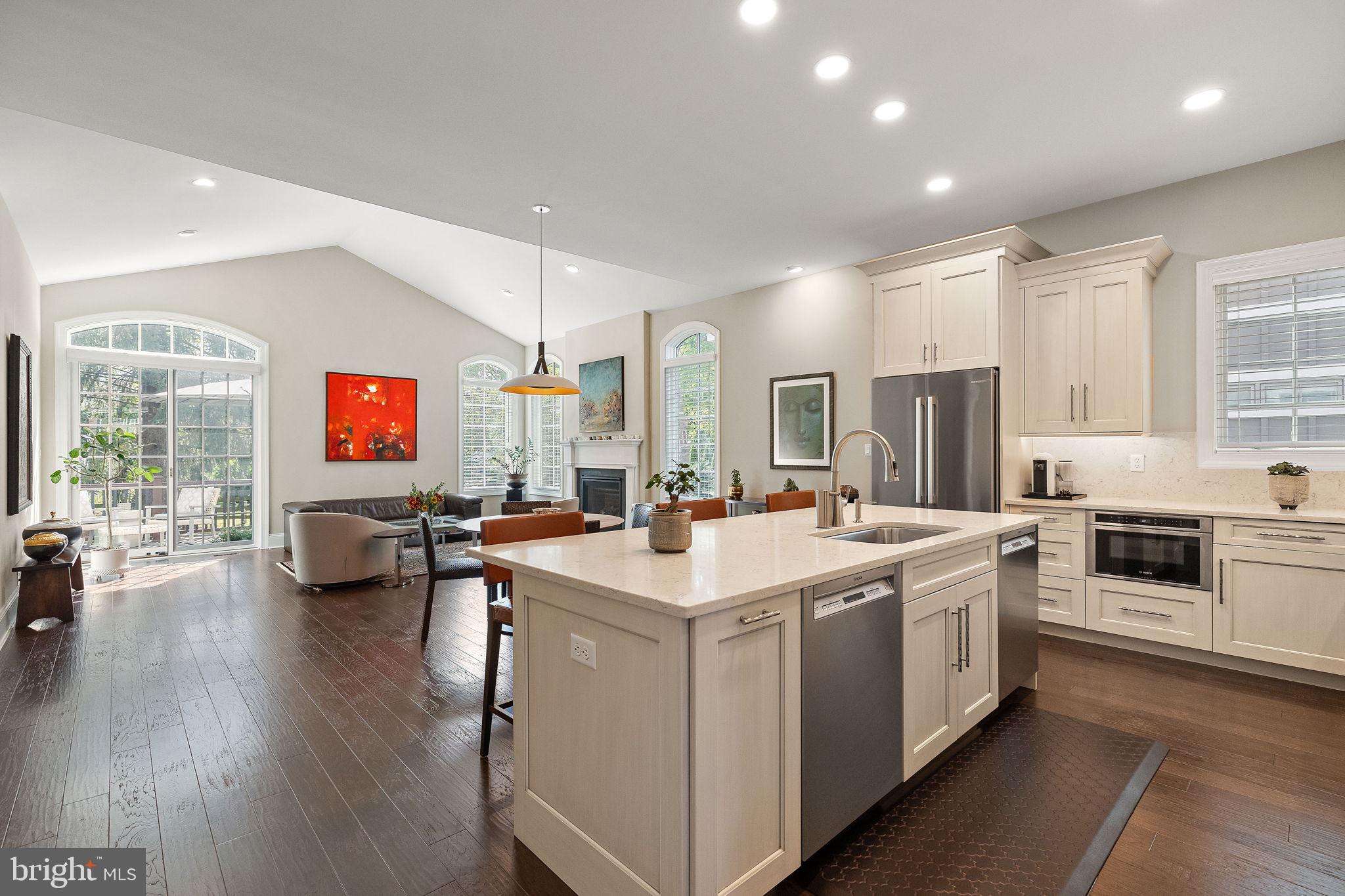 COLUMBIA PLACE - Residential