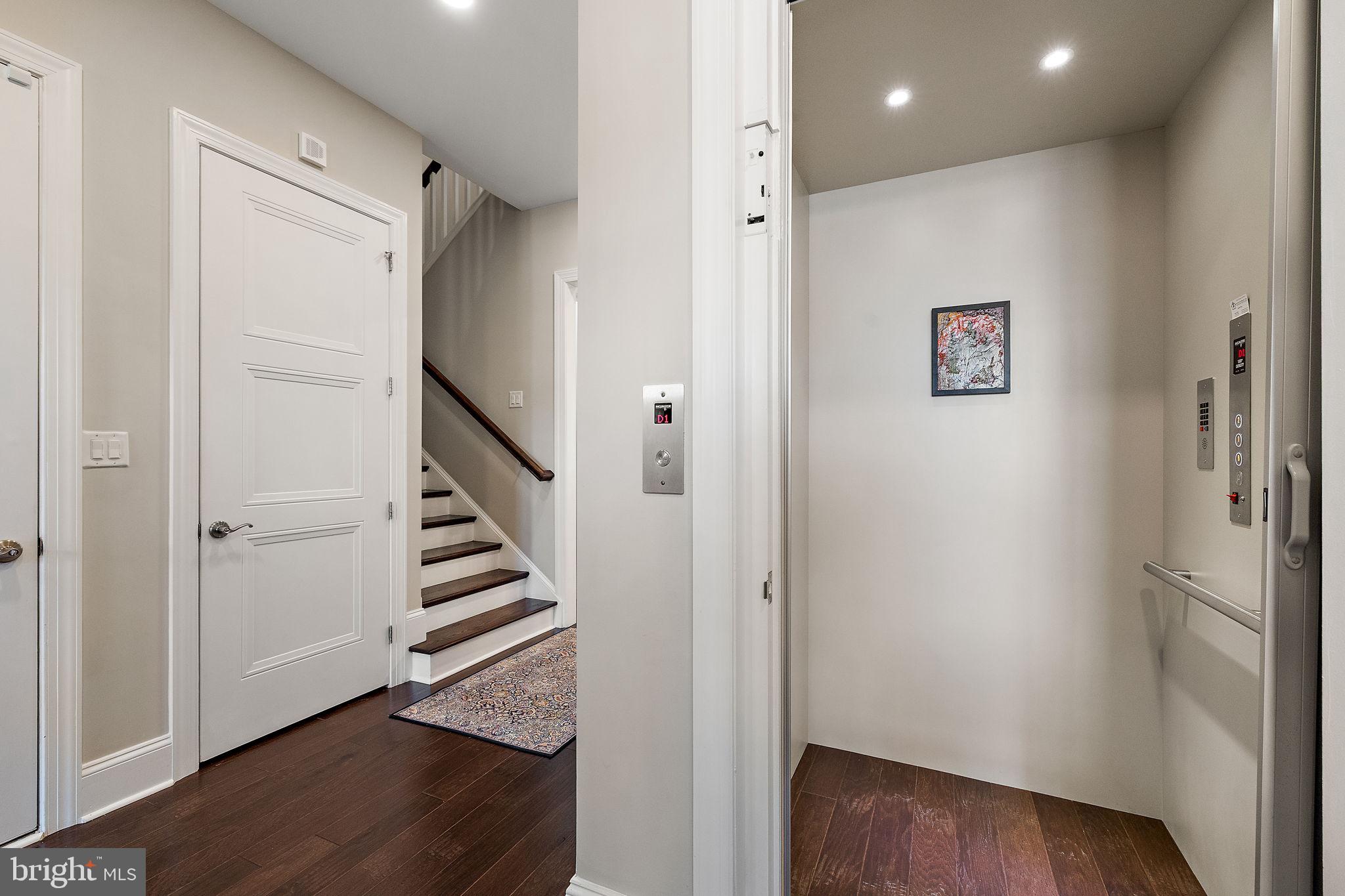 COLUMBIA PLACE - Residential