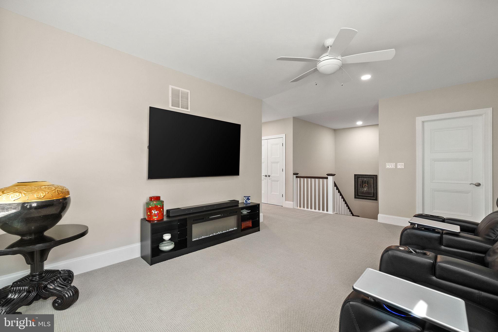 COLUMBIA PLACE - Residential