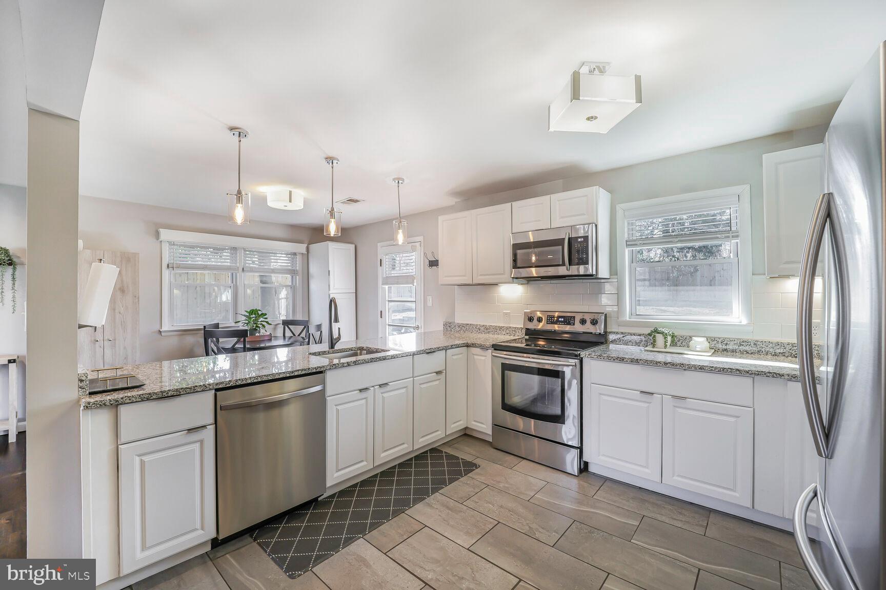 HICKORY KNOLL - Residential