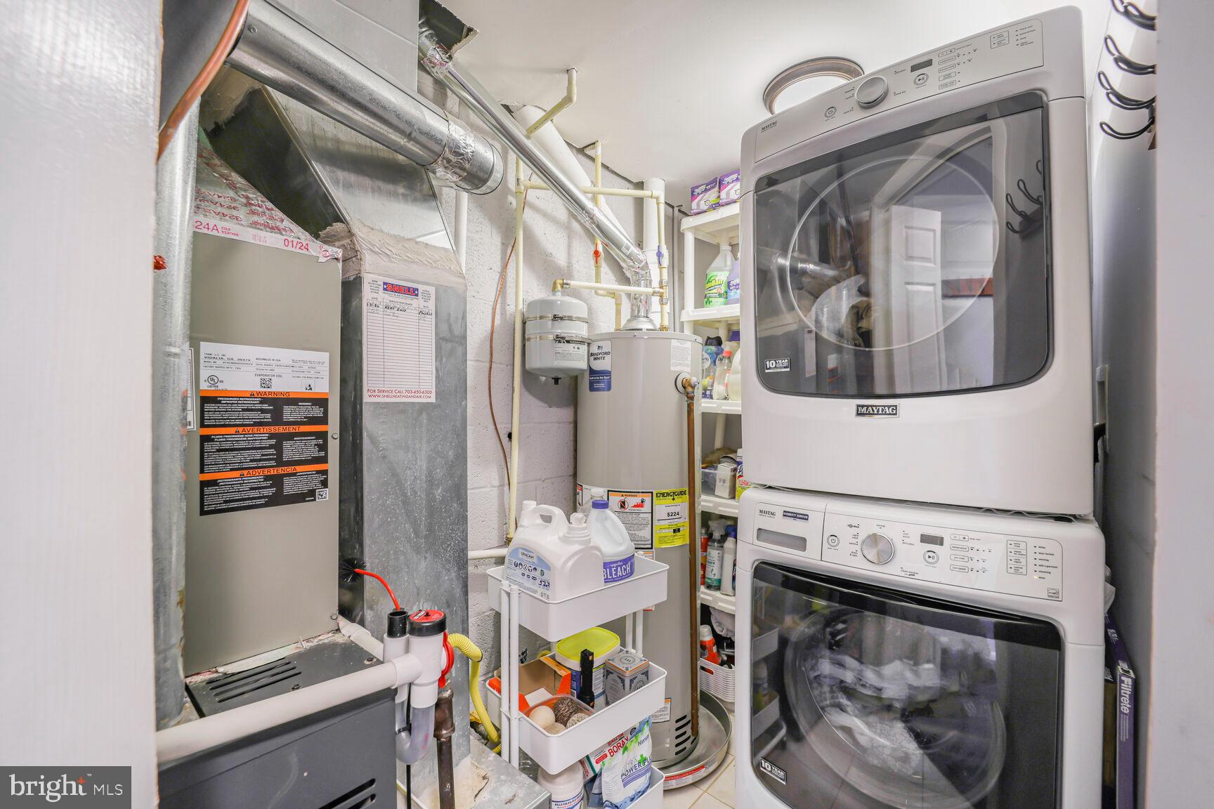 HICKORY KNOLL - Residential