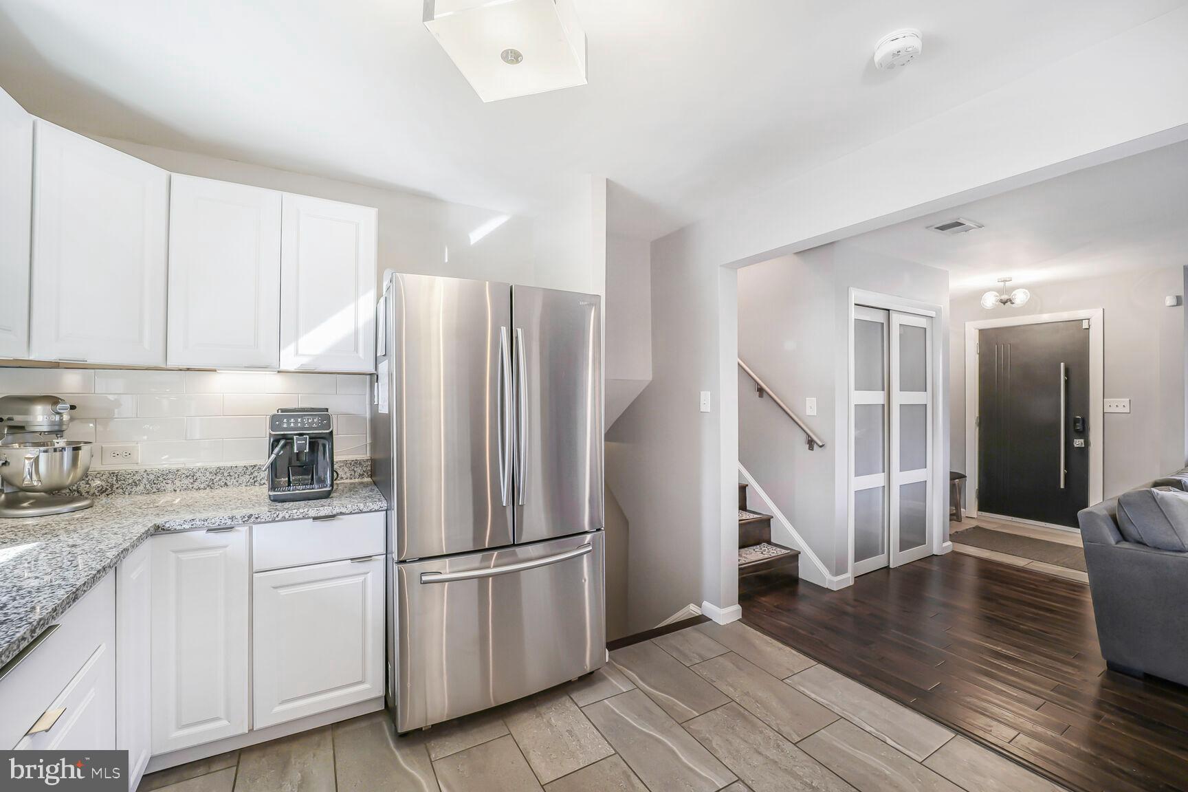 HICKORY KNOLL - Residential