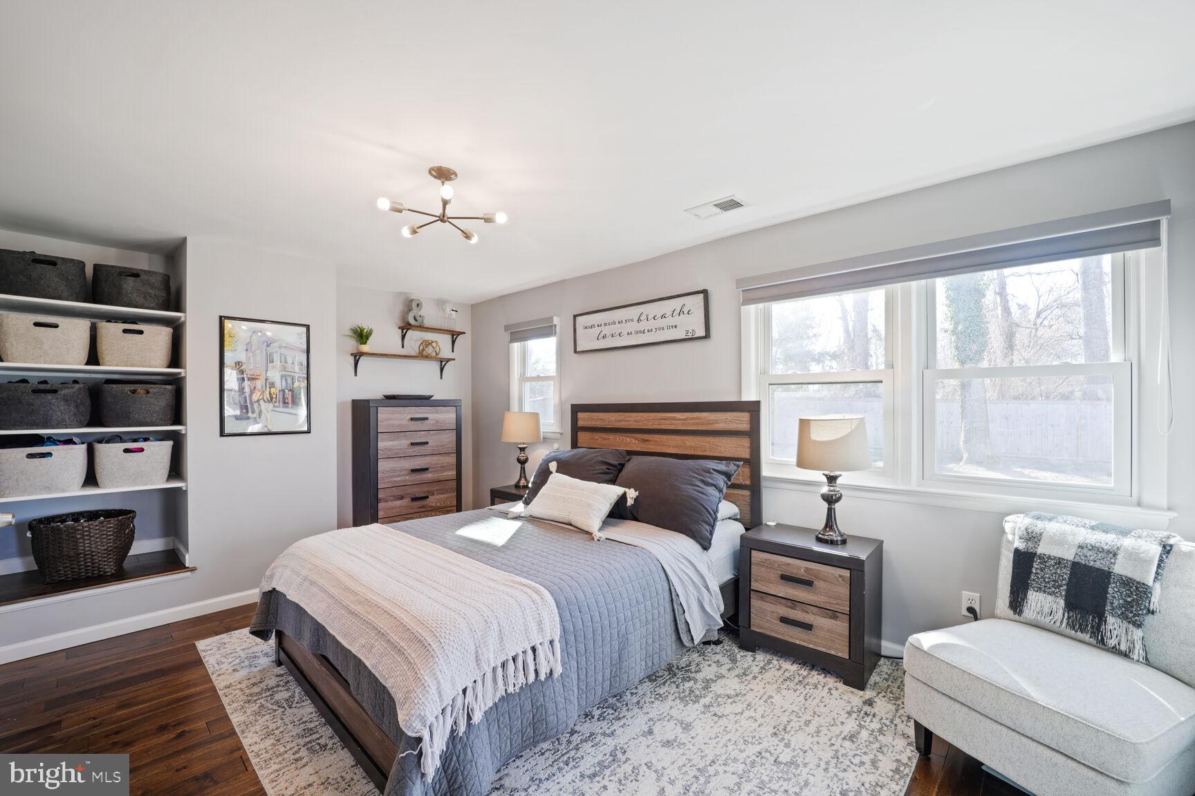 HICKORY KNOLL - Residential