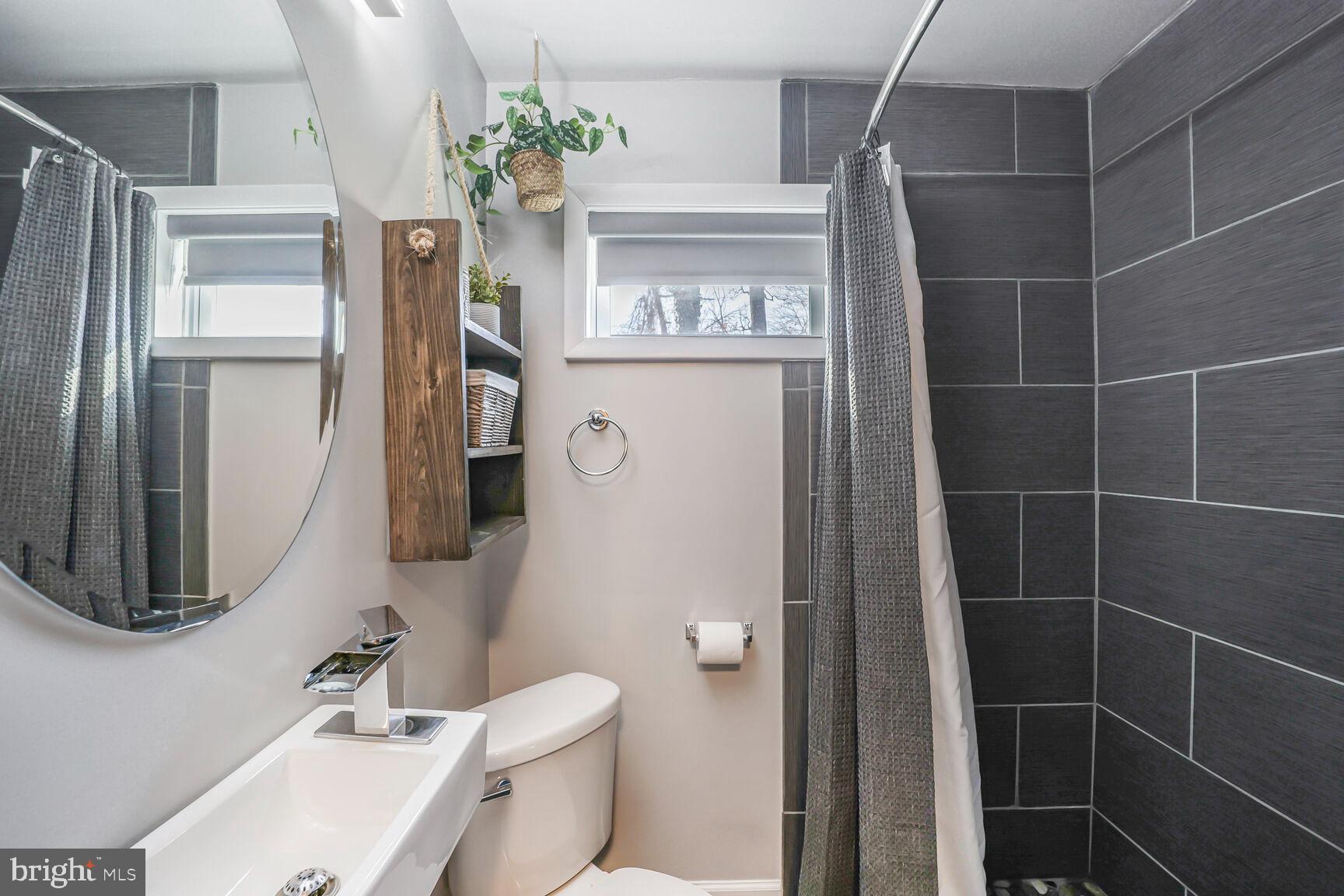 HICKORY KNOLL - Residential