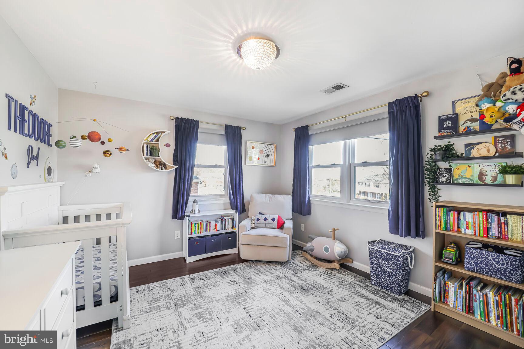 HICKORY KNOLL - Residential