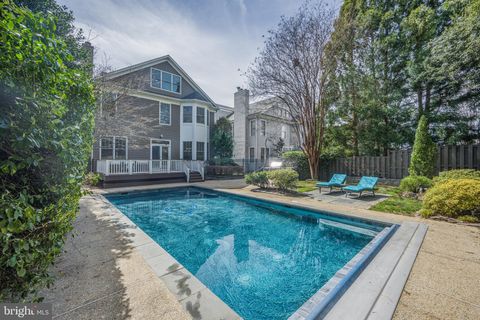 5127 CATHEDRAL AVENUE NW WASHINGTON DC 20016