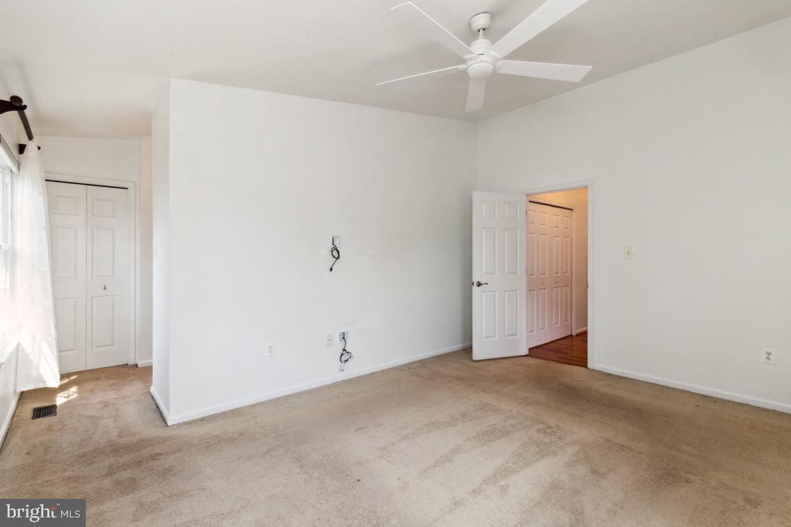 ASHBURN VILLAGE - Residential