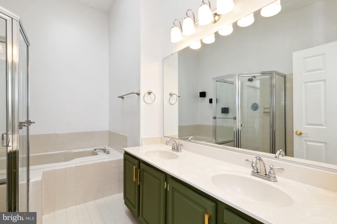 ASHBURN VILLAGE - Residential