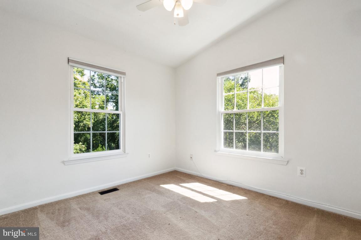 ASHBURN VILLAGE - Residential