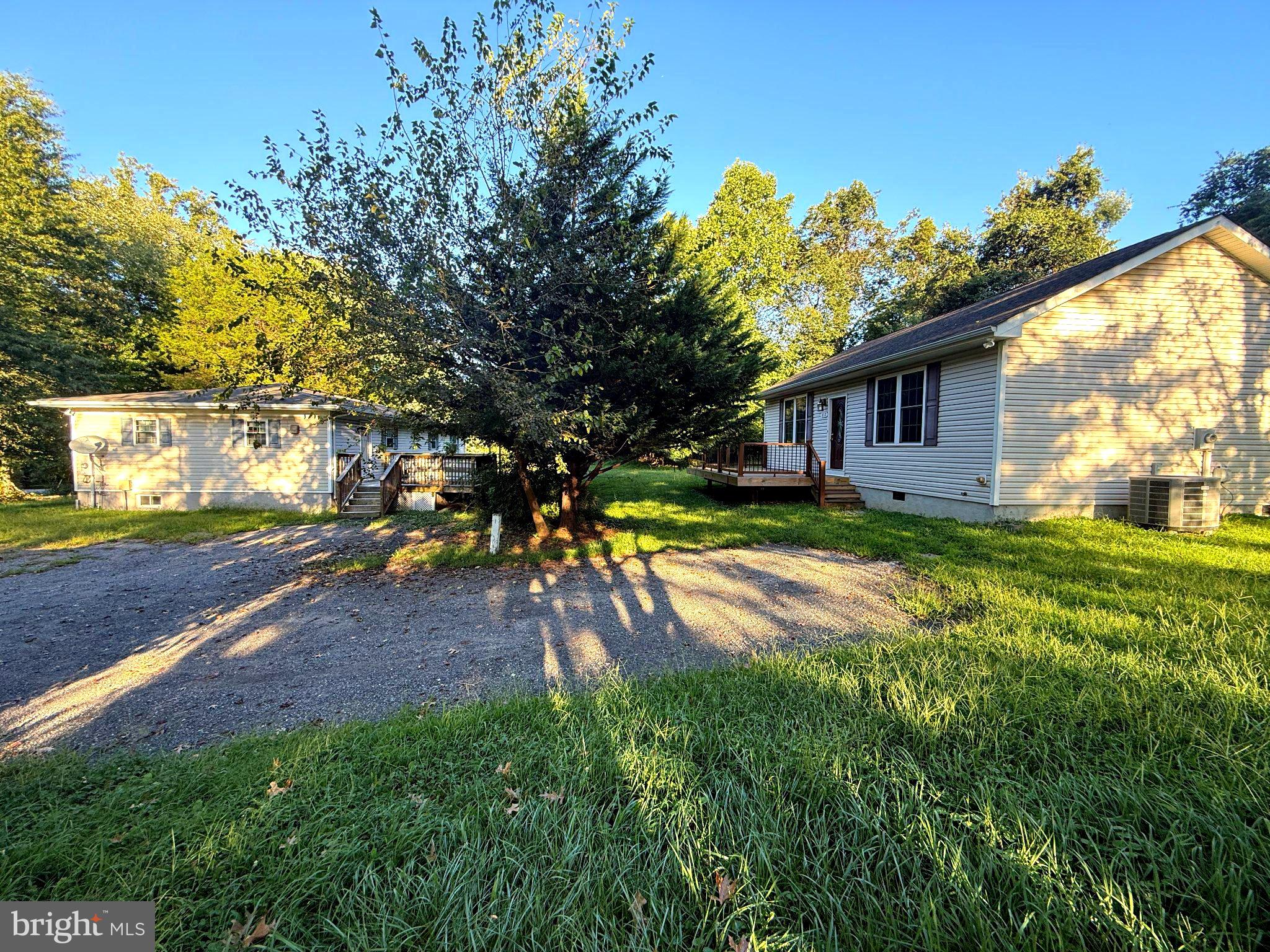 810 812 W MOUNT HARMONY ROAD